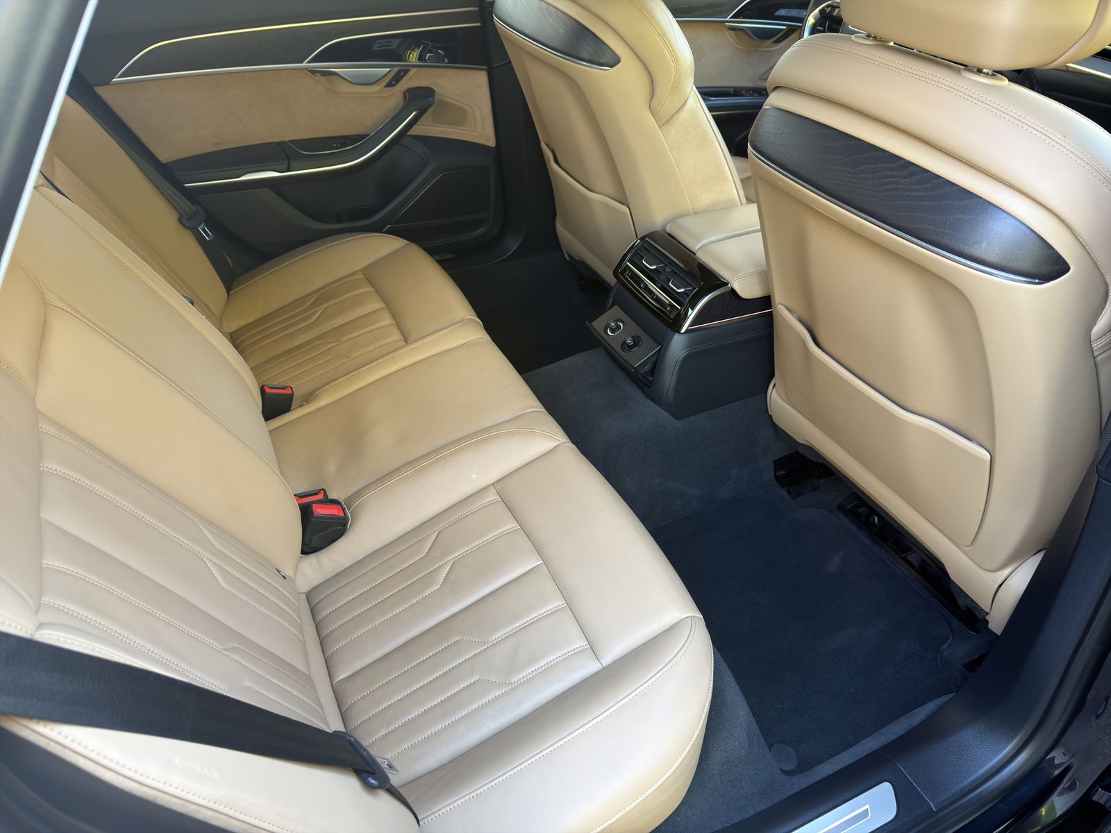 AUDI A8 55 TFSI quattro tiptronic-image-13