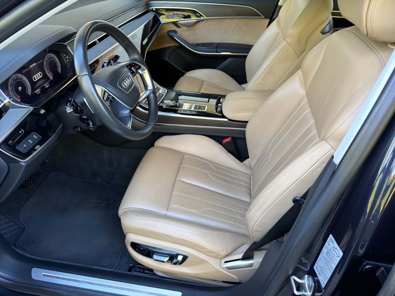 AUDI A8 55 TFSI quattro tiptronic-image-11