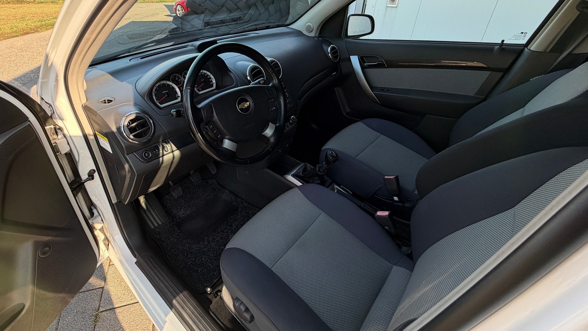 CHEVROLET Aveo 1.4 LT ***Frisch ab MFK & Service***-image-9