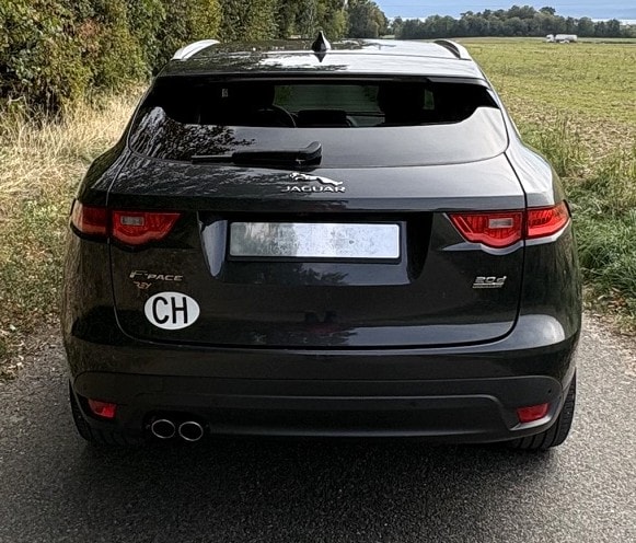 JAGUAR F-Pace 2.0d Prestige AWD Automatik-image-5