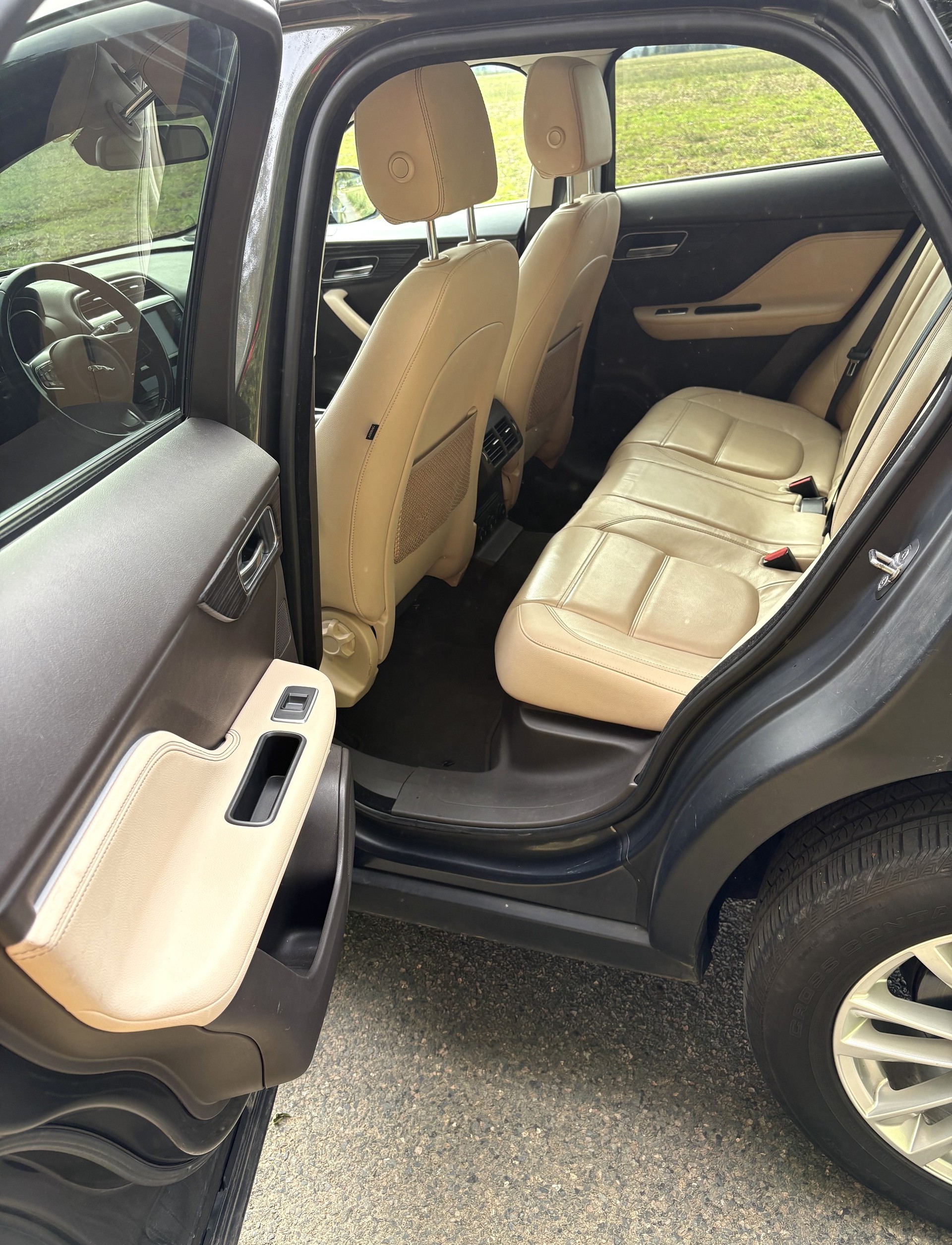 JAGUAR F-Pace 2.0d Prestige AWD Automatik-image-10