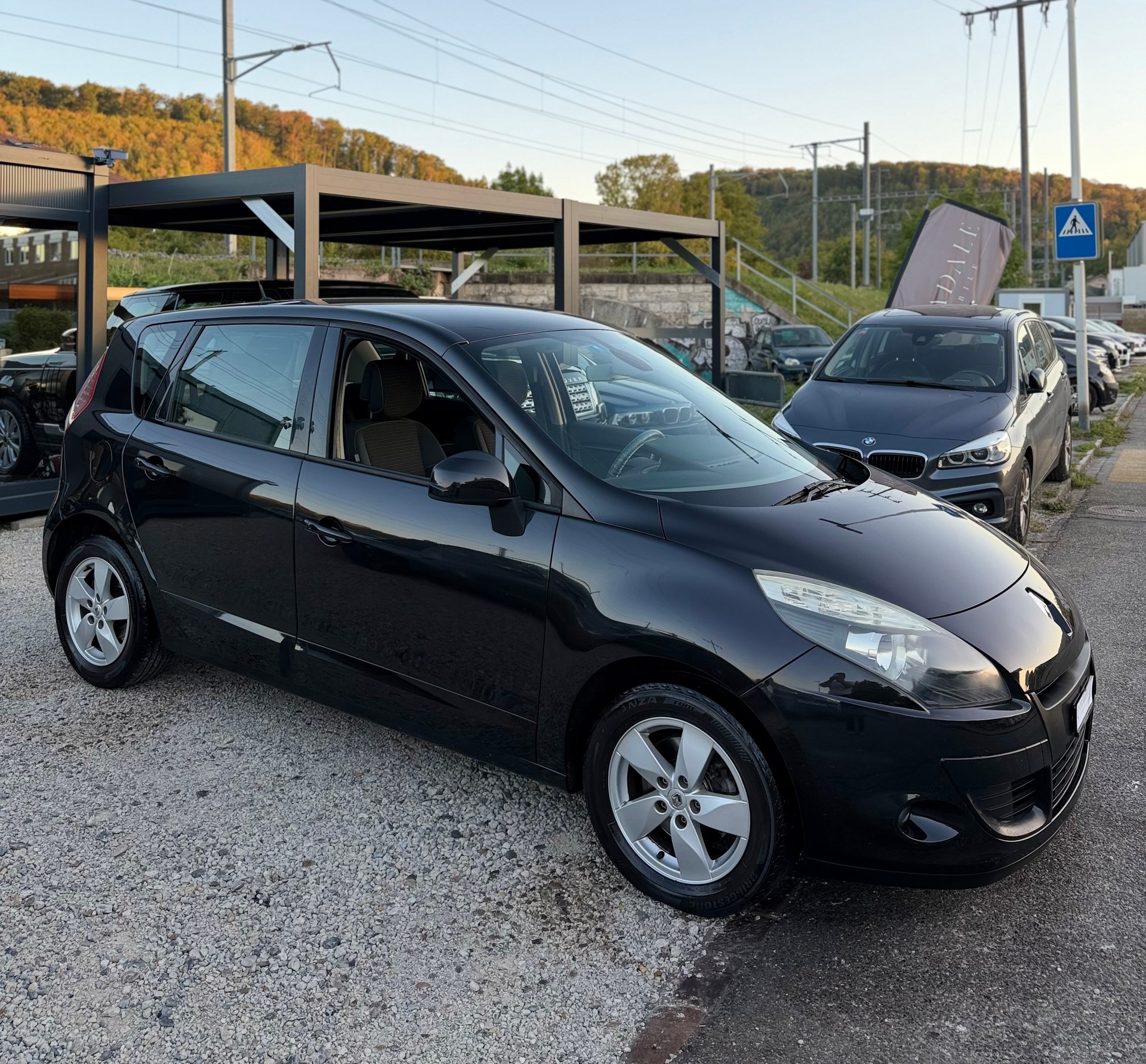 RENAULT Scénic 2.0 16V Dynamique X-Tronic CVT**Automat**Frisch ab MFK**8Fach-Bereift**Garantie**-image-4