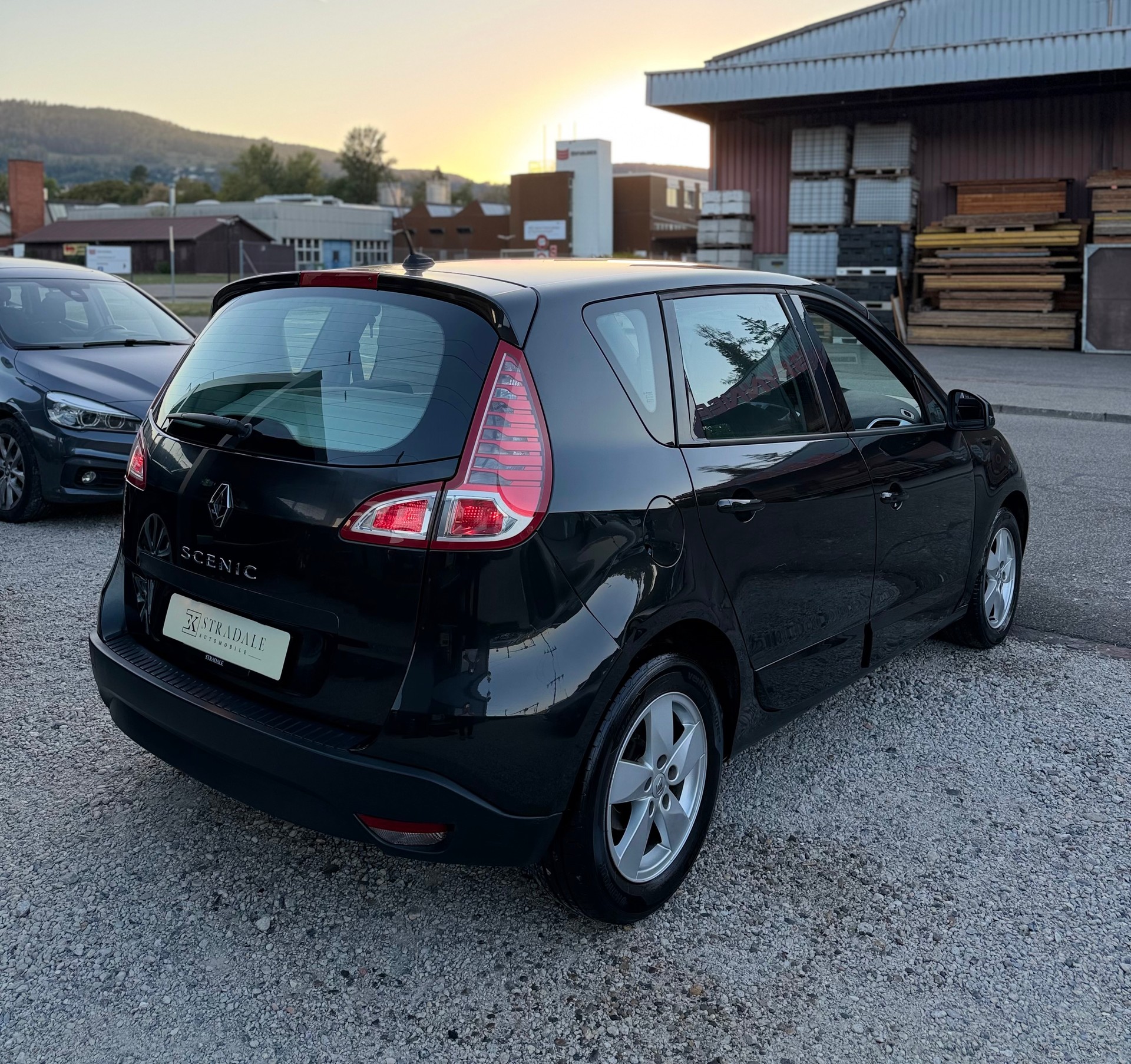 RENAULT Scénic 2.0 16V Dynamique X-Tronic CVT**Automat**Frisch ab MFK**8Fach-Bereift**Garantie**-image-6