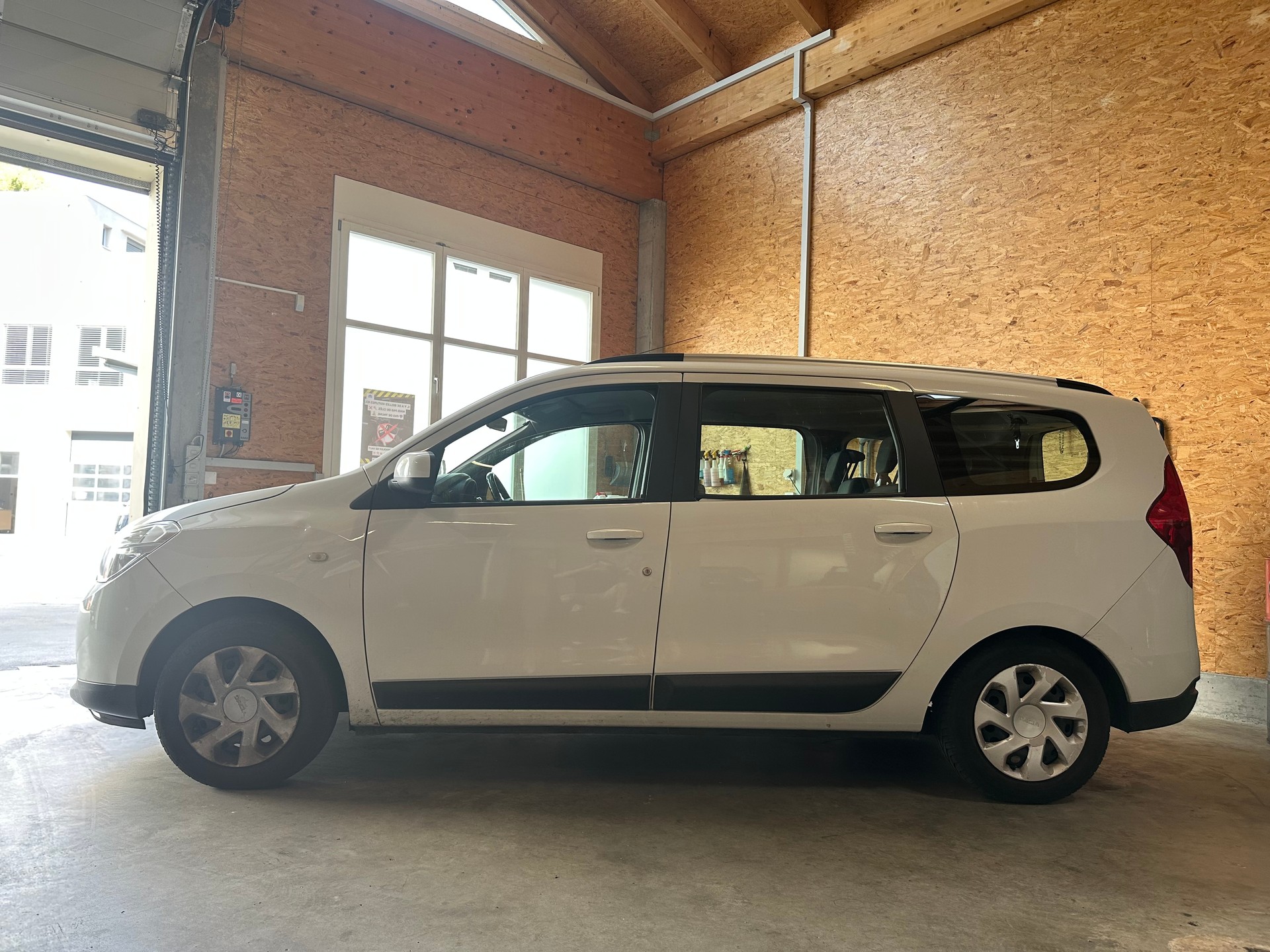 DACIA Lodgy 1.2 Turbo Supreme-image-2