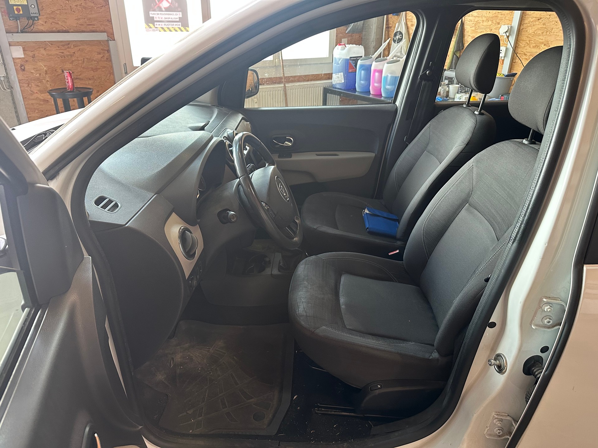 DACIA Lodgy 1.2 Turbo Supreme-image-9
