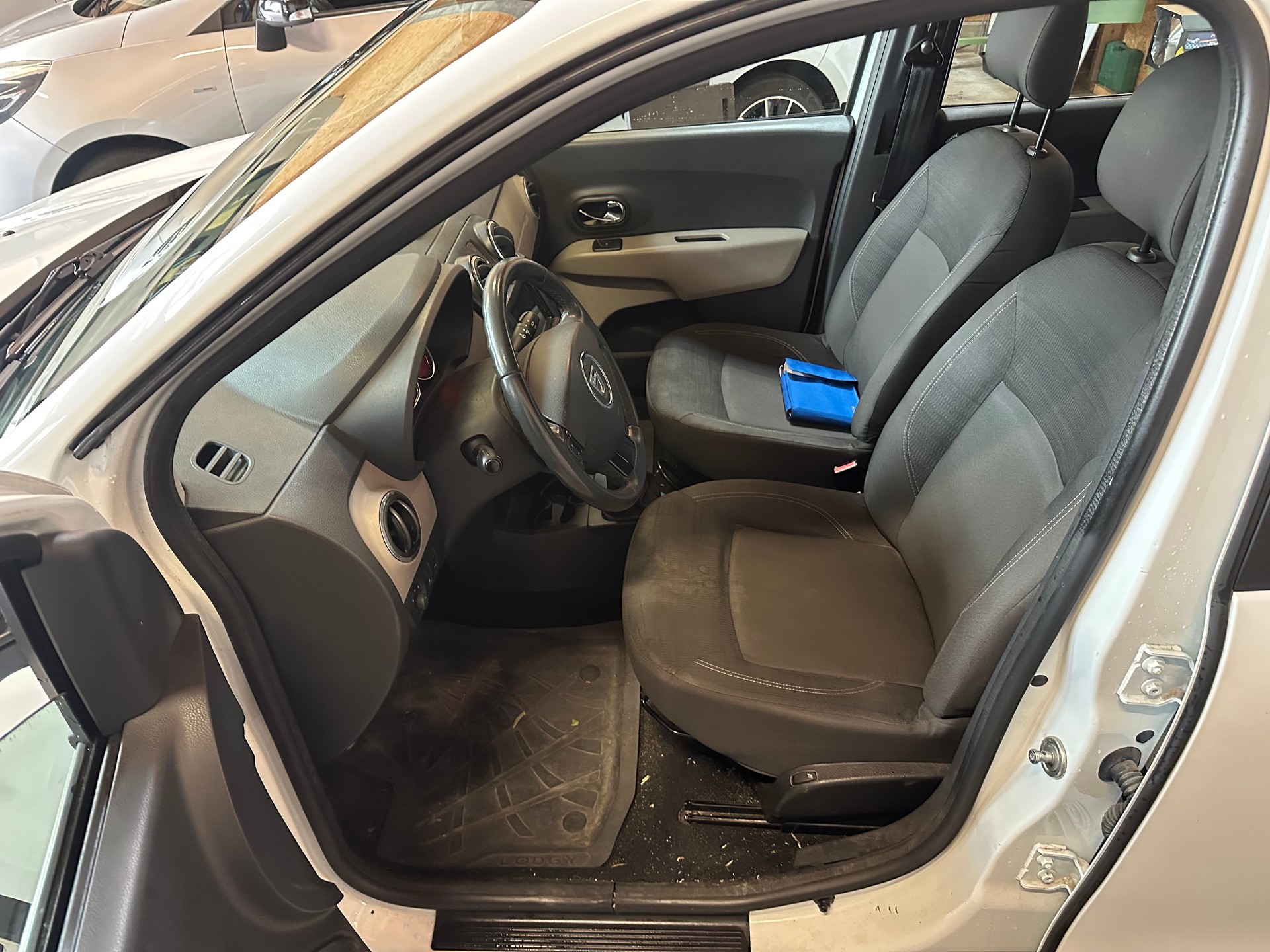 DACIA Lodgy 1.2 Turbo Supreme/Ab MFK (April 2026)/AHK abnehmbar/Klima/Sitzheizung/Android-Radio-image-8