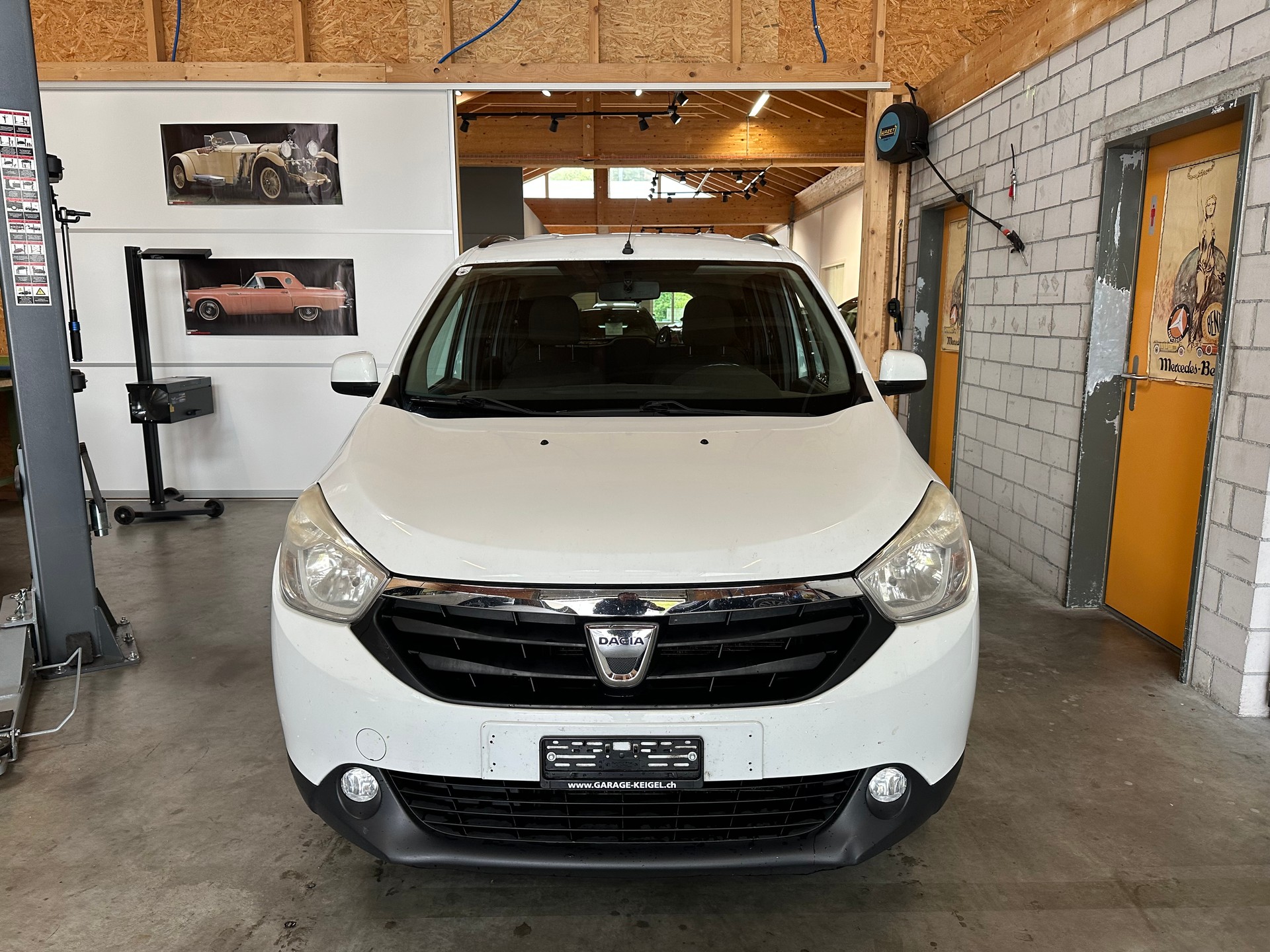 DACIA Lodgy 1.2 Turbo Supreme/Ab MFK (April 2026)/AHK abnehmbar/Klima/Sitzheizung/Android-Radio-image-1