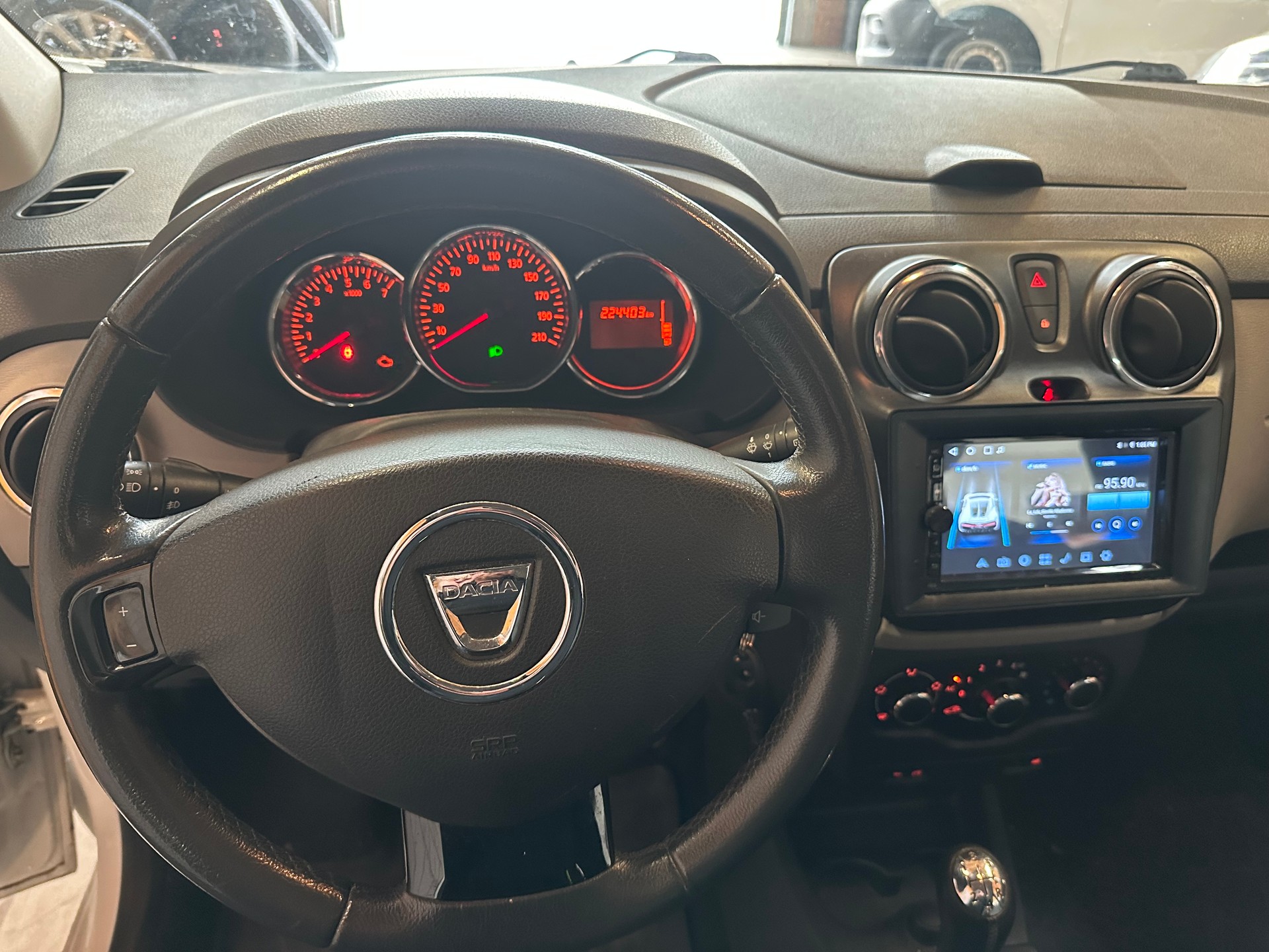 DACIA Lodgy 1.2 Turbo Supreme/Ab MFK (April 2026)/AHK abnehmbar/Klima/Sitzheizung/Android-Radio-image-9
