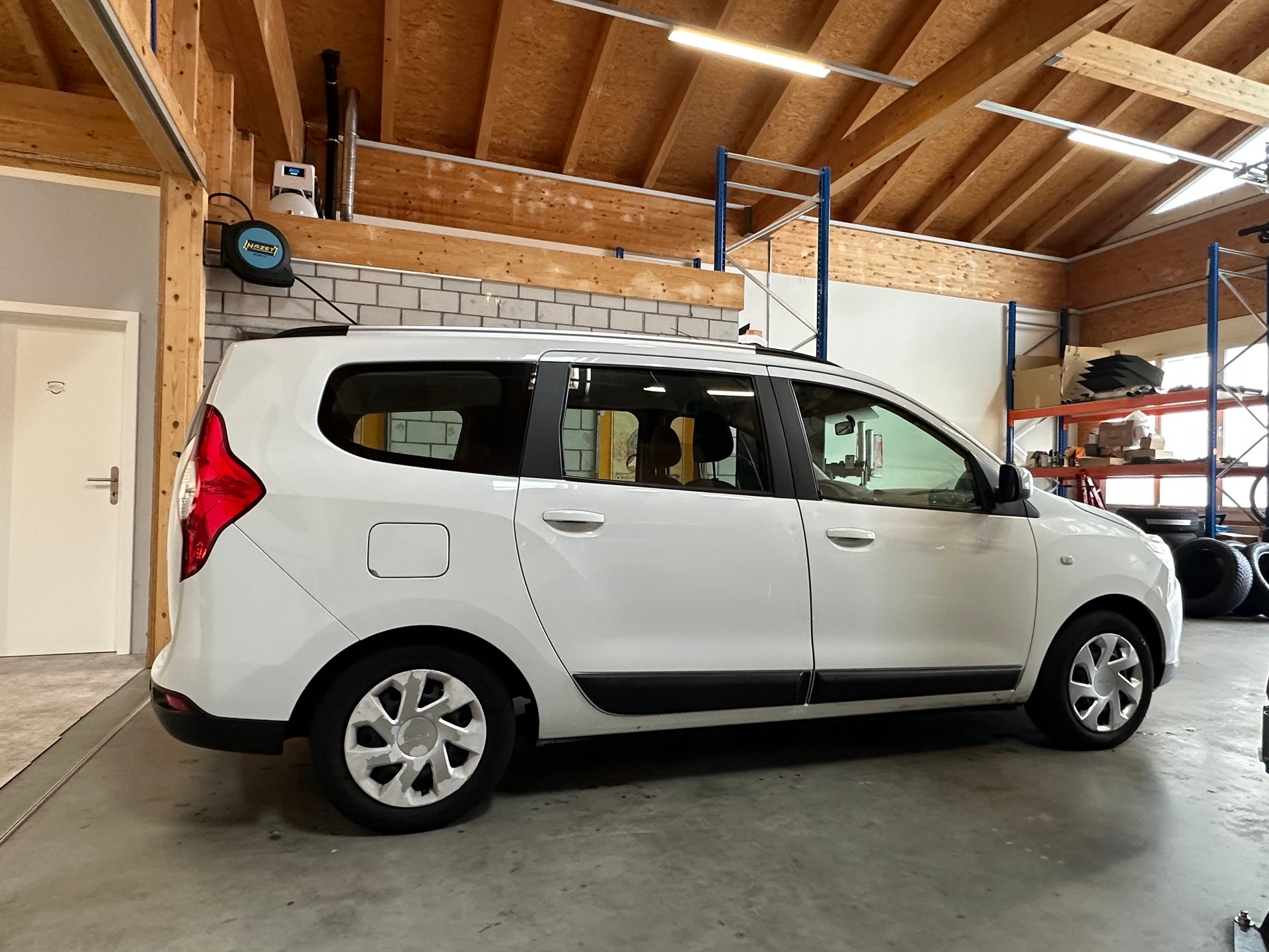 DACIA Lodgy 1.2 Turbo Supreme/Ab MFK (April 2026)/AHK abnehmbar/Klima/Sitzheizung/Android-Radio-image-6
