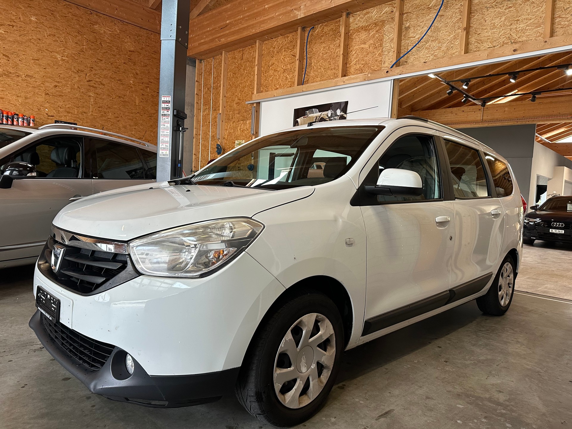 DACIA Lodgy 1.2 Turbo Supreme/Ab MFK (April 2026)/AHK abnehmbar/Klima/Sitzheizung/Android-Radio-image-0