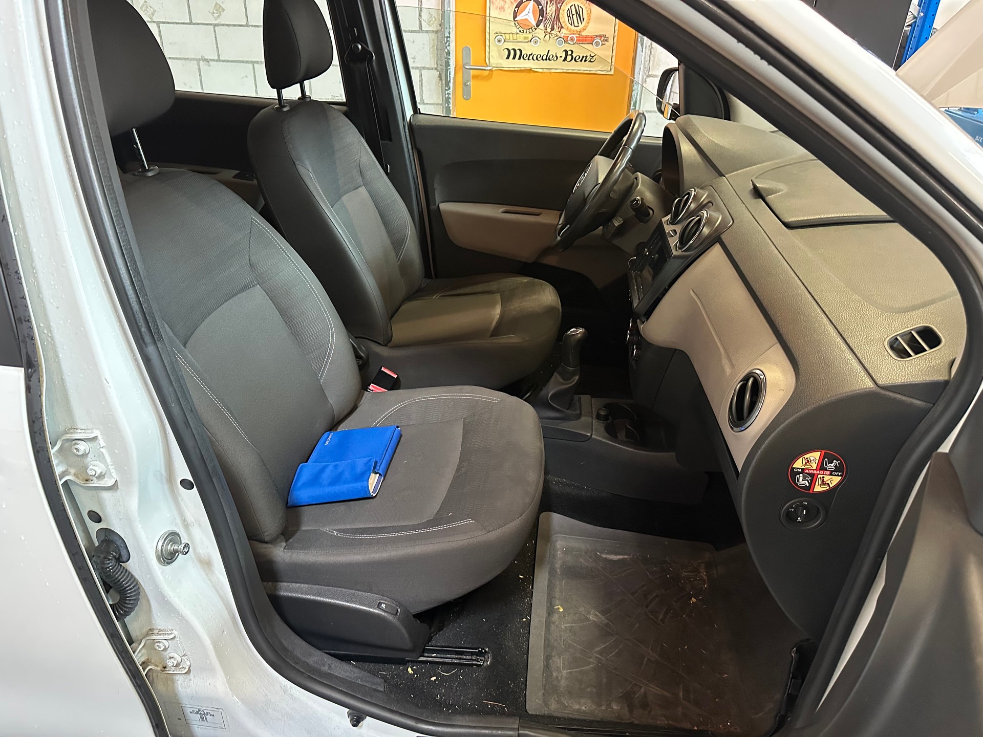 DACIA Lodgy 1.2 Turbo Supreme/Ab MFK (April 2026)/AHK abnehmbar/Klima/Sitzheizung/Android-Radio-image-12
