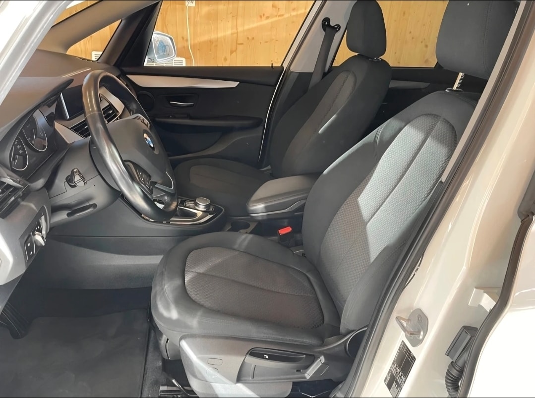 BMW 218d Gran Tourer Steptronic-image-5