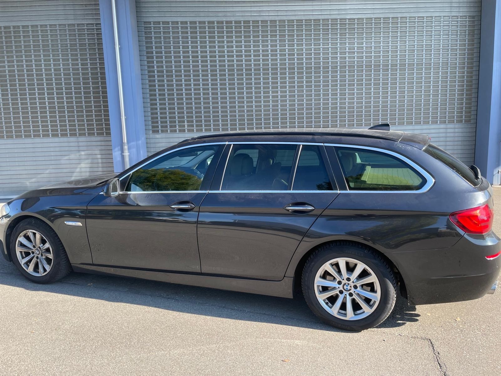 BMW 525d xDrive Touring Steptronic-image-1