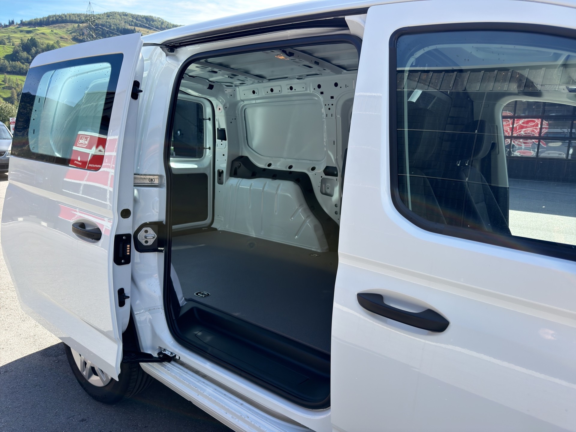 FORD Grand Transit Connect Kasten 2.0 EcoBlue Trend AWD-image-16