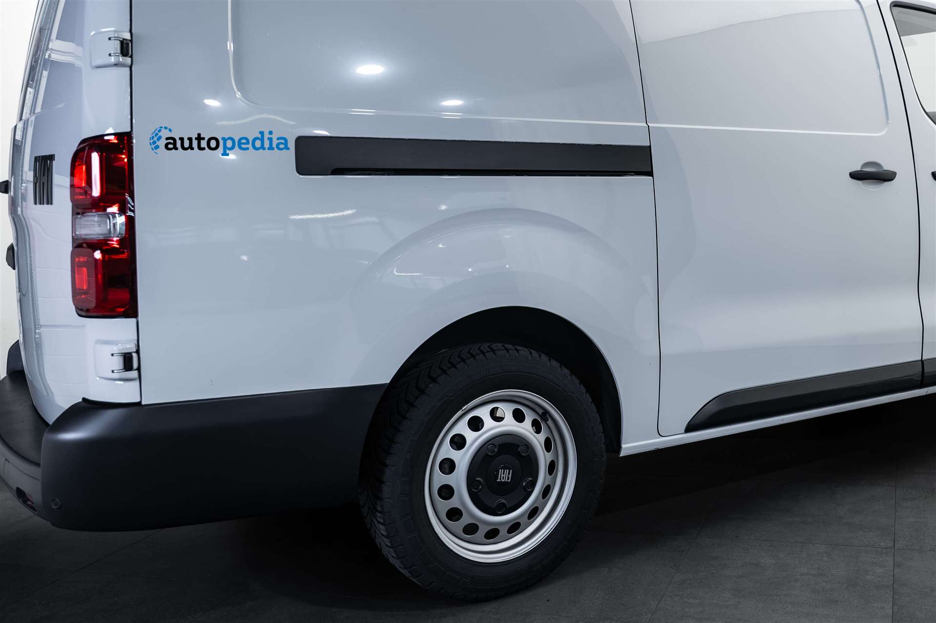 FIAT FIAT Scudo 2.0 BlueHDi L3 3-Plätzer EAT-Automat-image-3