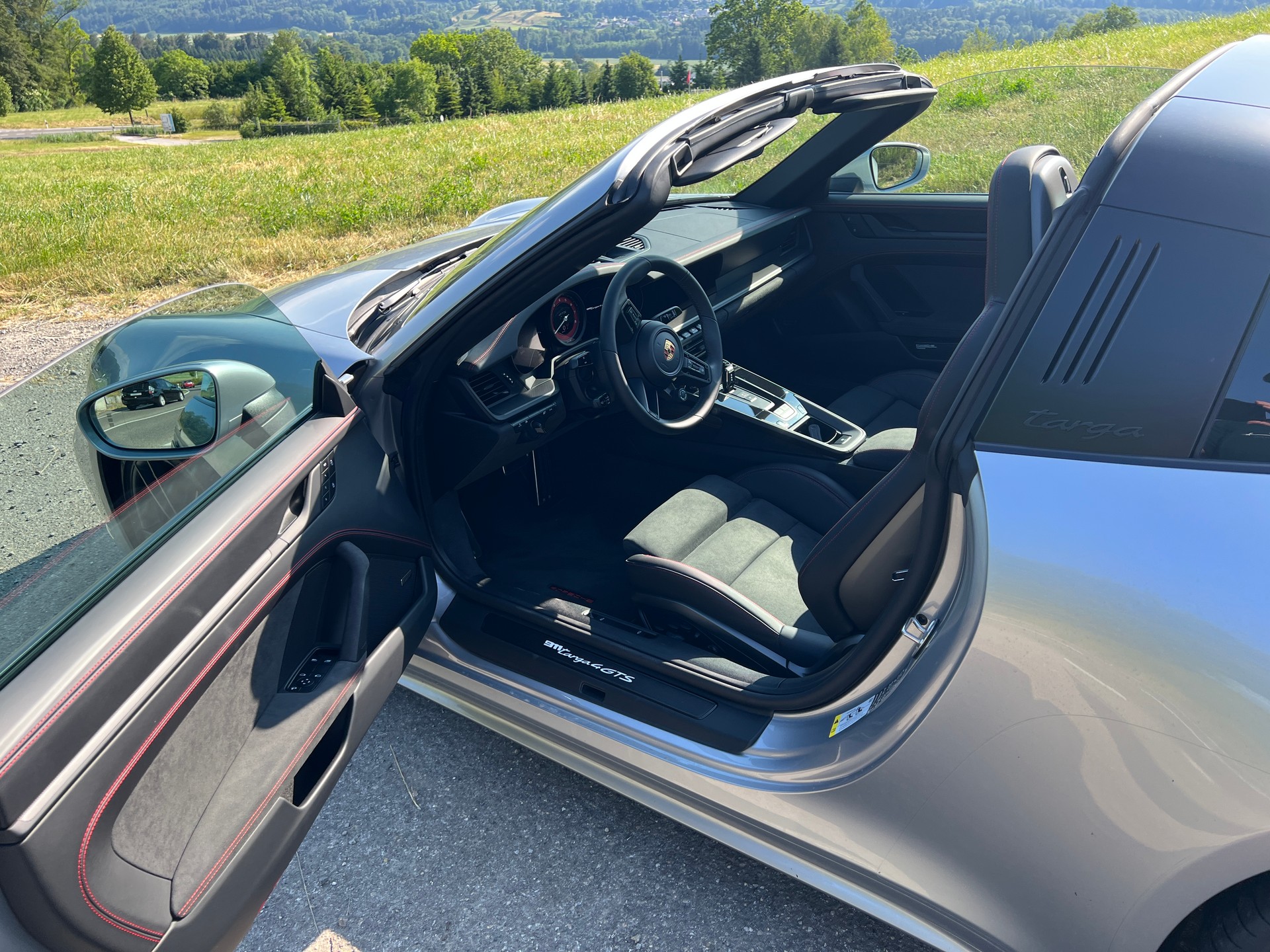 PORSCHE 911 Targa 4 GTS PDK-image-2
