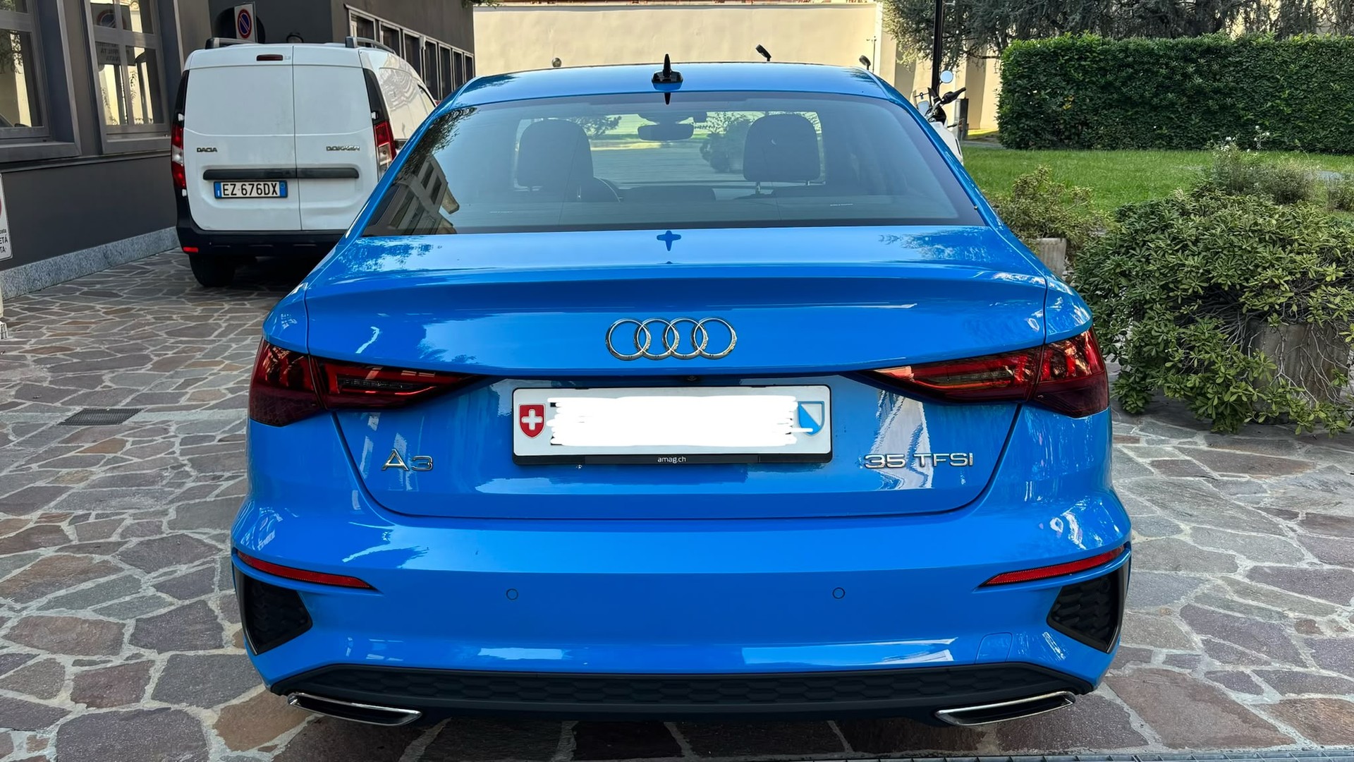 AUDI 1.5 35 TFSI S Line Attraction S-Tronic-image-2