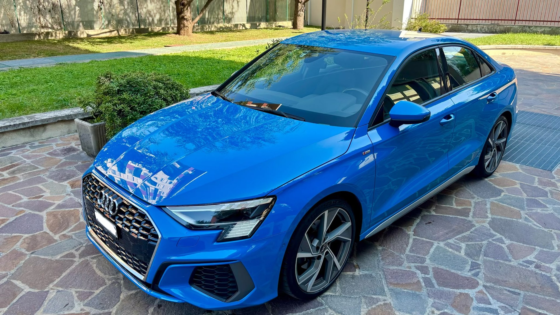 AUDI 1.5 35 TFSI S Line Attraction S-Tronic-image-0
