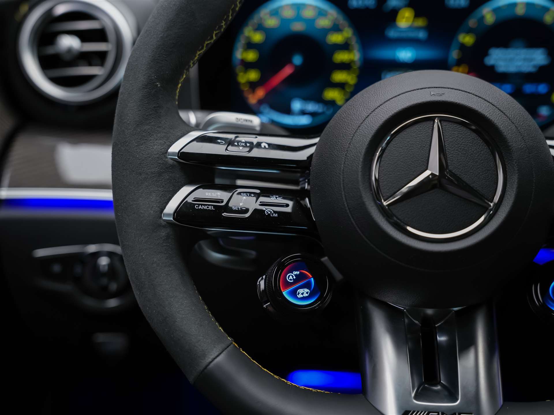 MERCEDES-BENZ AMG E 63 S 4Matic+ Speedshift 9G-TCT *FINAL EDITION*Schalensitze*Panorama*Sitzbelüftung*-image-35