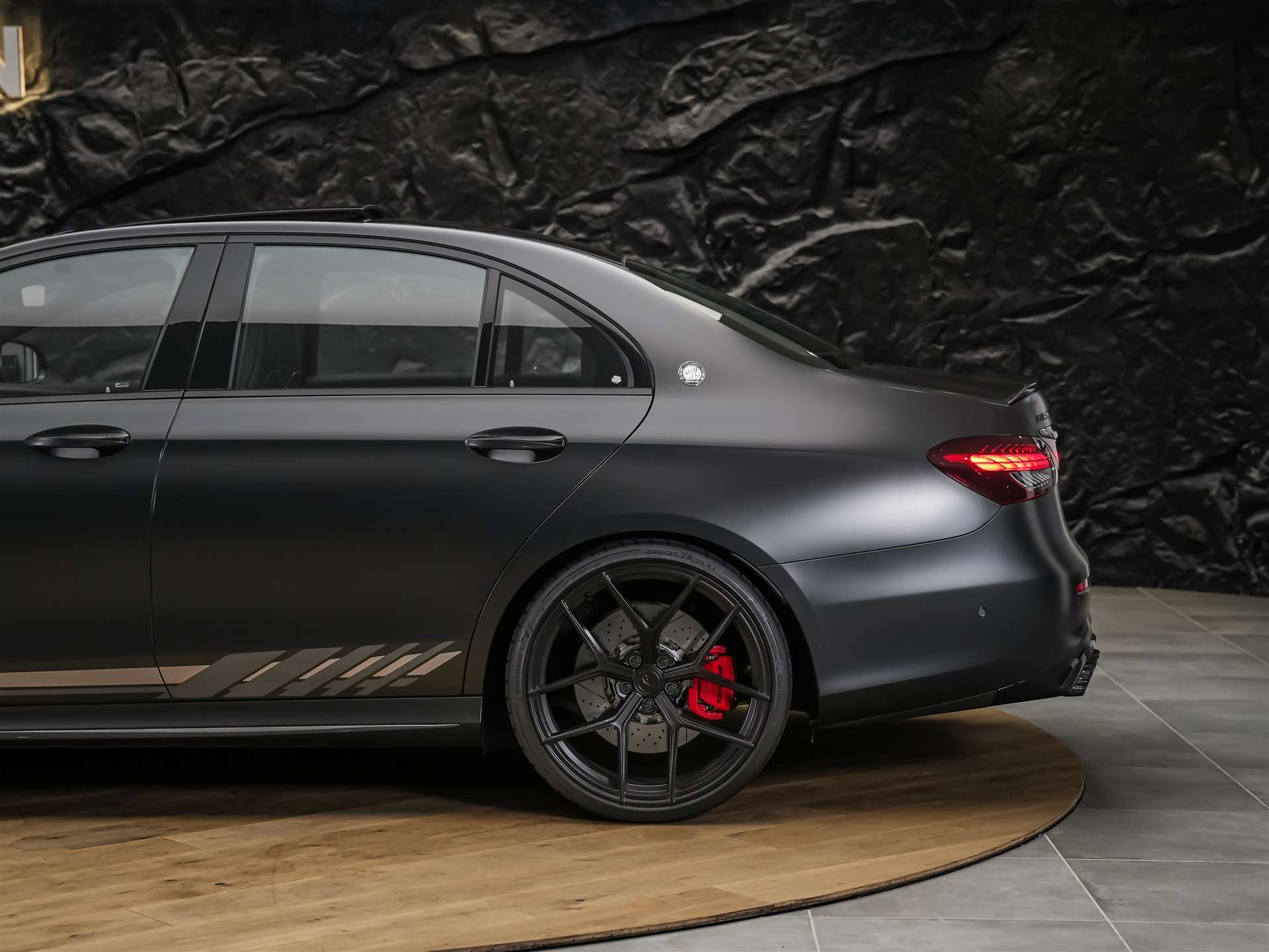 MERCEDES-BENZ AMG E 63 S 4Matic+ Speedshift 9G-TCT *FINAL EDITION*MSI+*Schalensitze*Panorama*Sitzbelüftung*-image-21