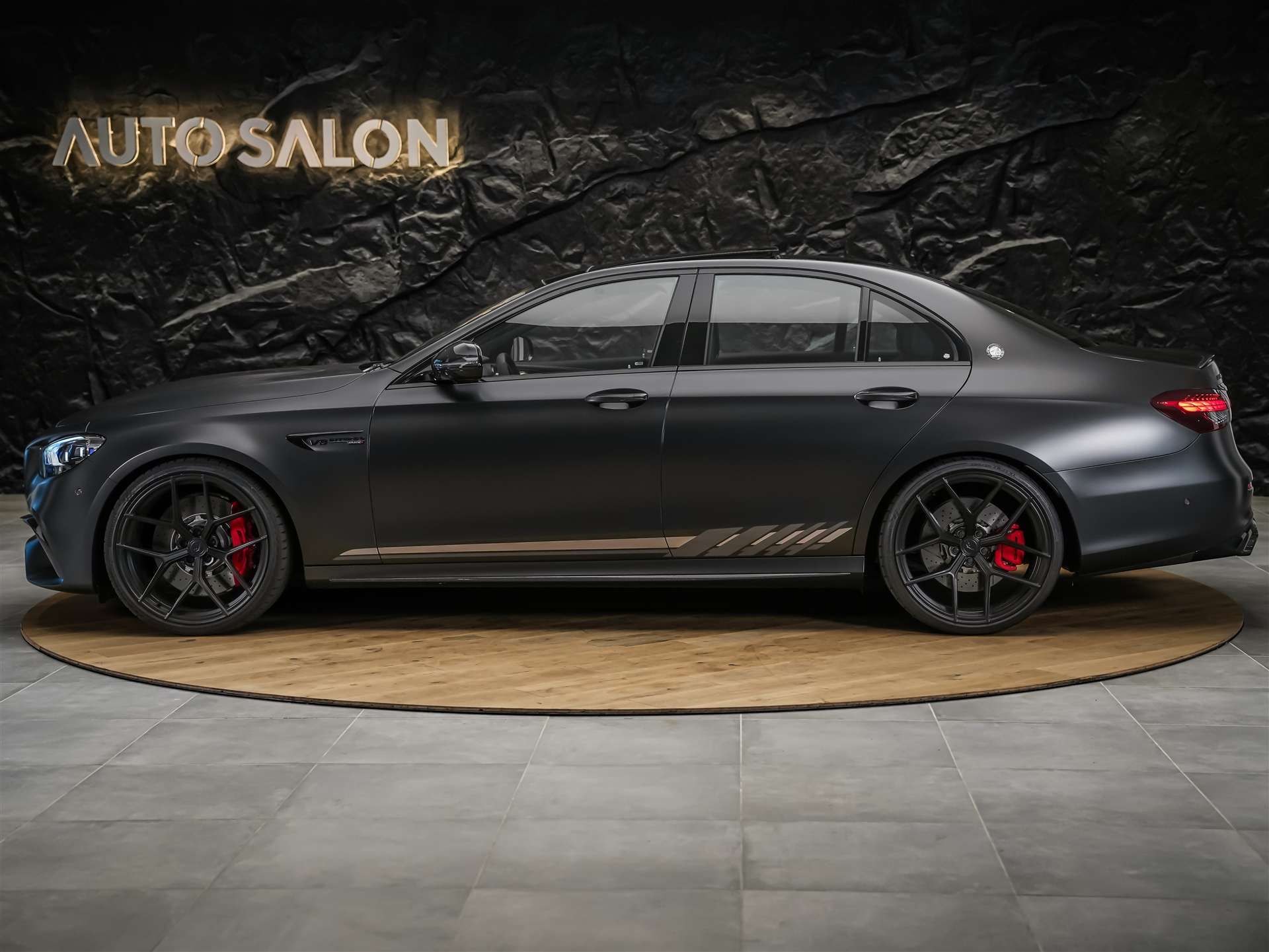 MERCEDES-BENZ AMG E 63 S 4Matic+ Speedshift 9G-TCT *FINAL EDITION*Schalensitze*Panorama*Sitzbelüftung*-image-2