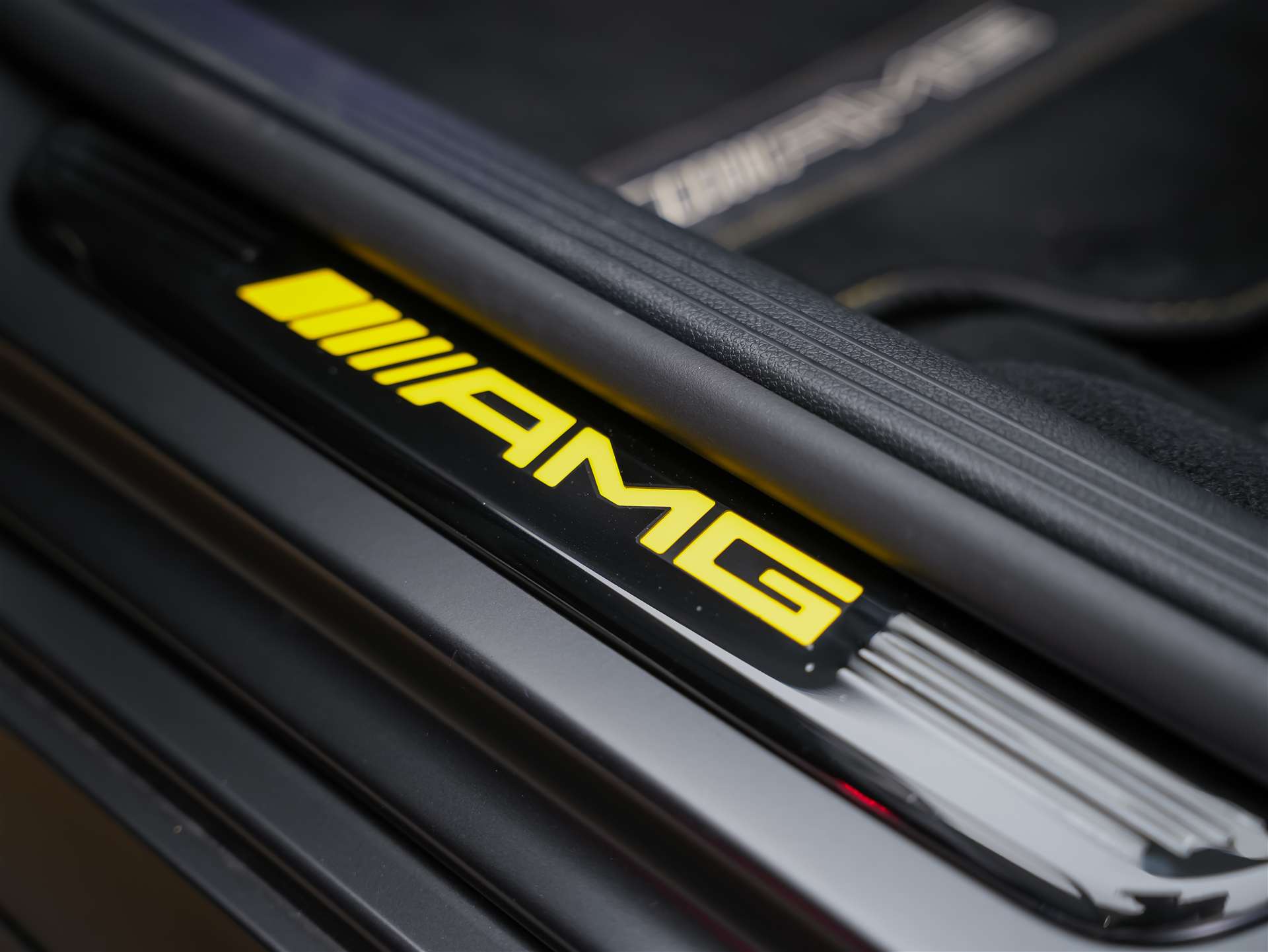 MERCEDES-BENZ AMG E 63 S 4Matic+ Speedshift 9G-TCT *FINAL EDITION*Schalensitze*Panorama*Sitzbelüftung*-image-32