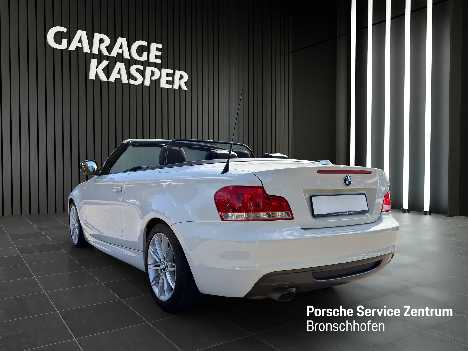 BMW 1 Series E88 Cabrio-image-2