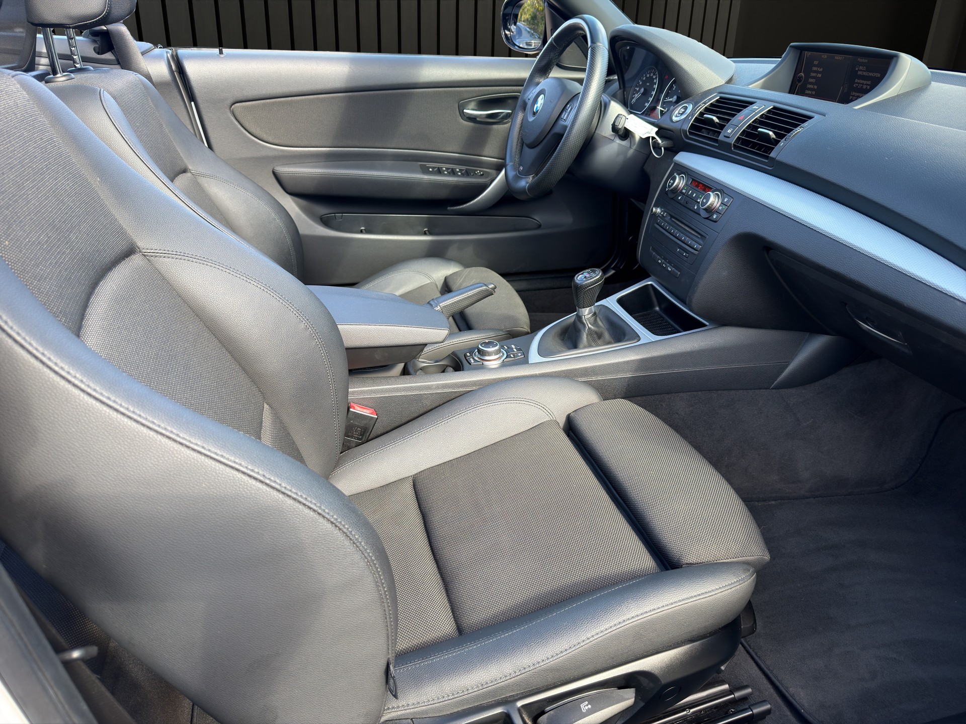 BMW 1 Series E88 Cabrio-image-16