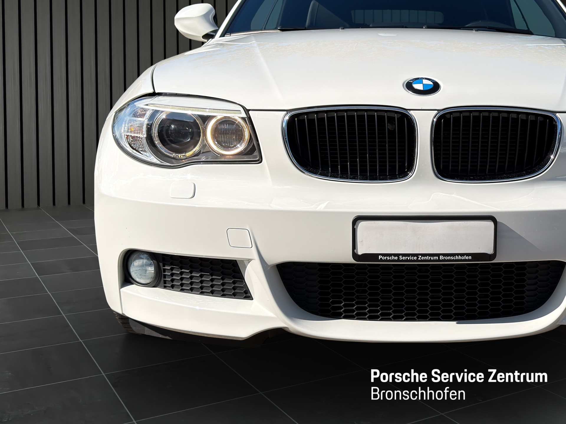 BMW 1 Series E88 Cabrio-image-27