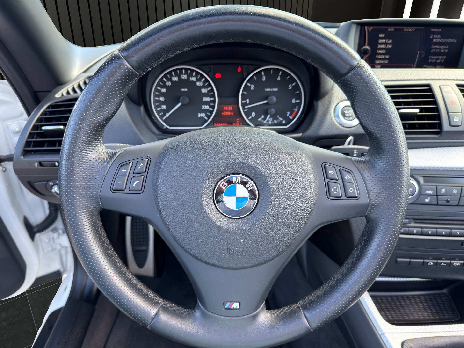 BMW 1 Series E88 Cabrio-image-10