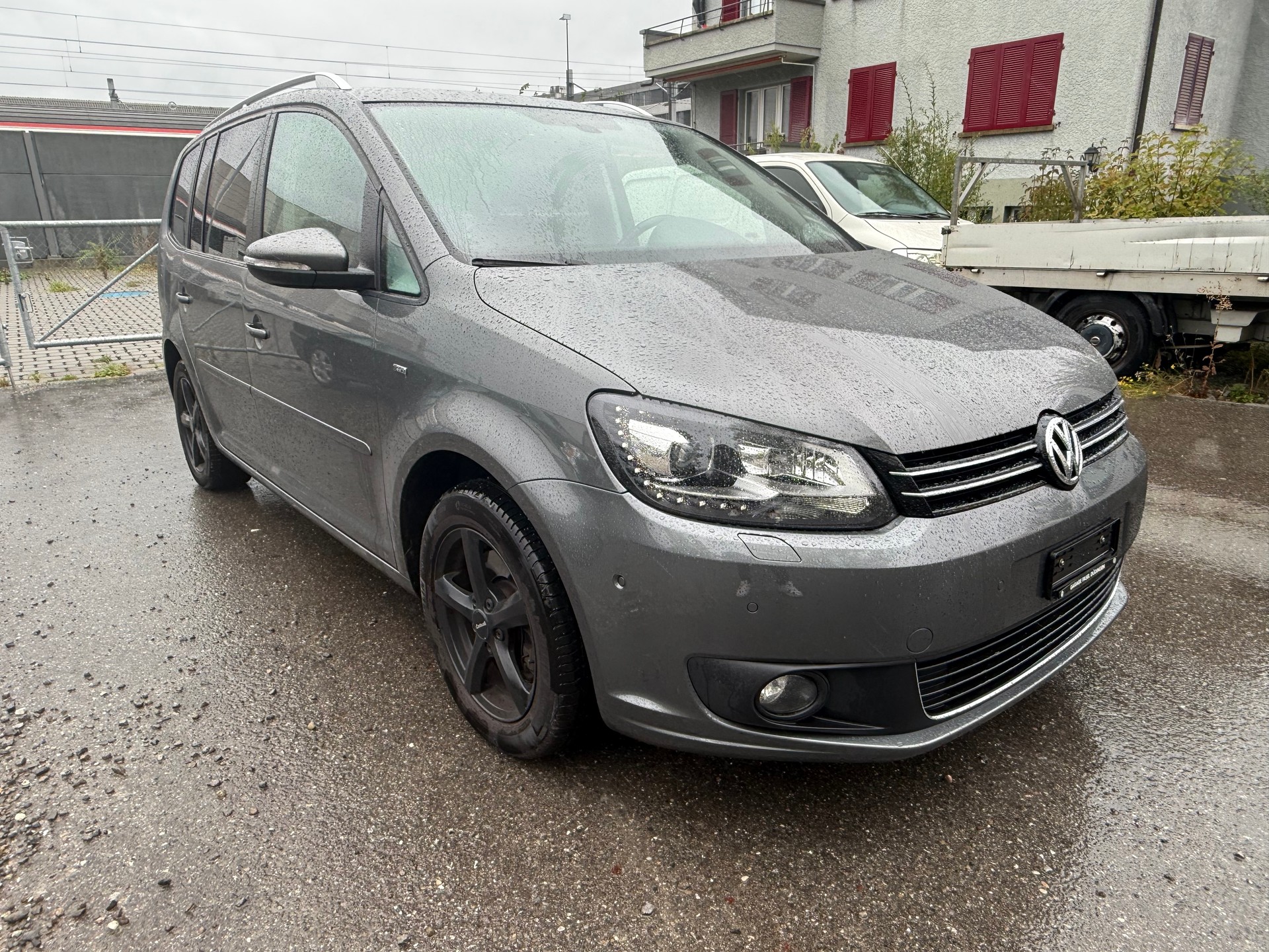 VW Touran 2.0 TDI BlueMotion Technology 65th Edition-image-1
