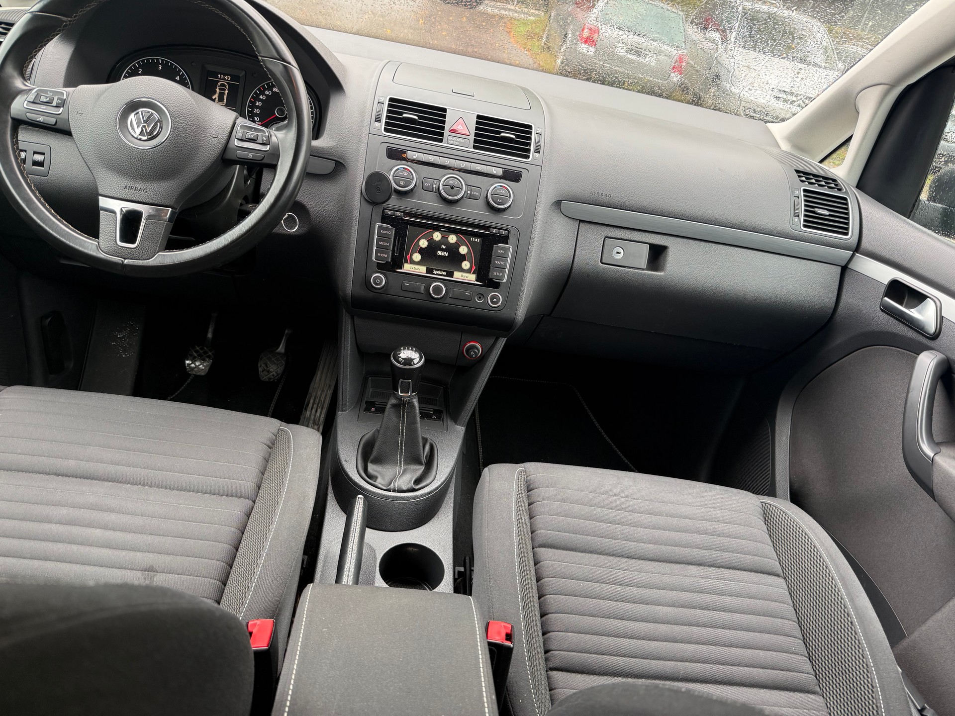 VW Touran 2.0 TDI BlueMotion Technology 65th Edition-image-8