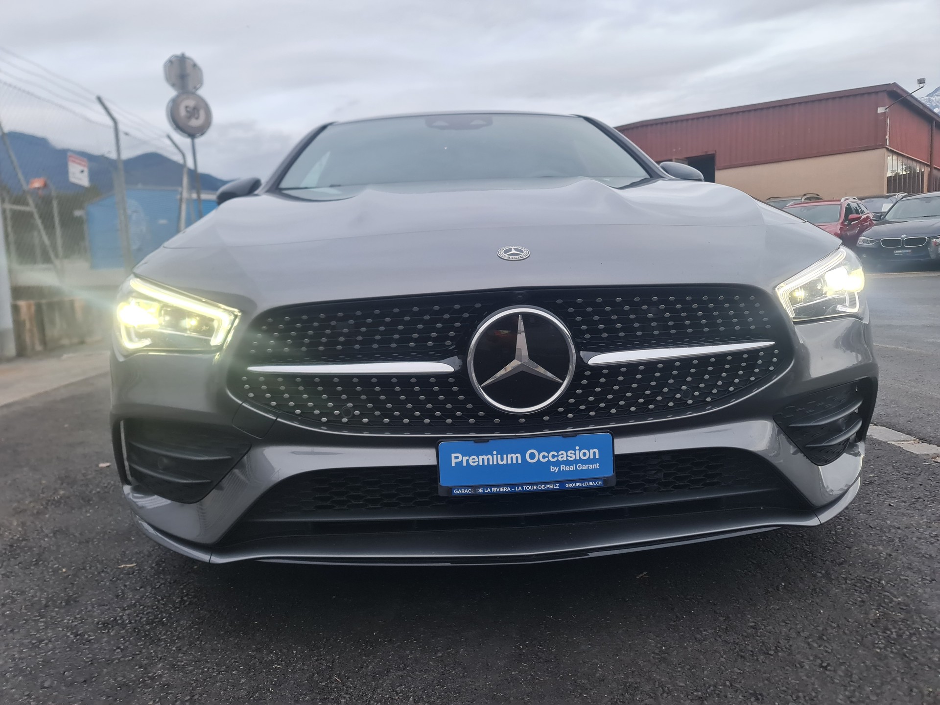 MERCEDES-BENZ CLA Shooting Brake 250 4Matic 7G-DCT AMG Line-image-6