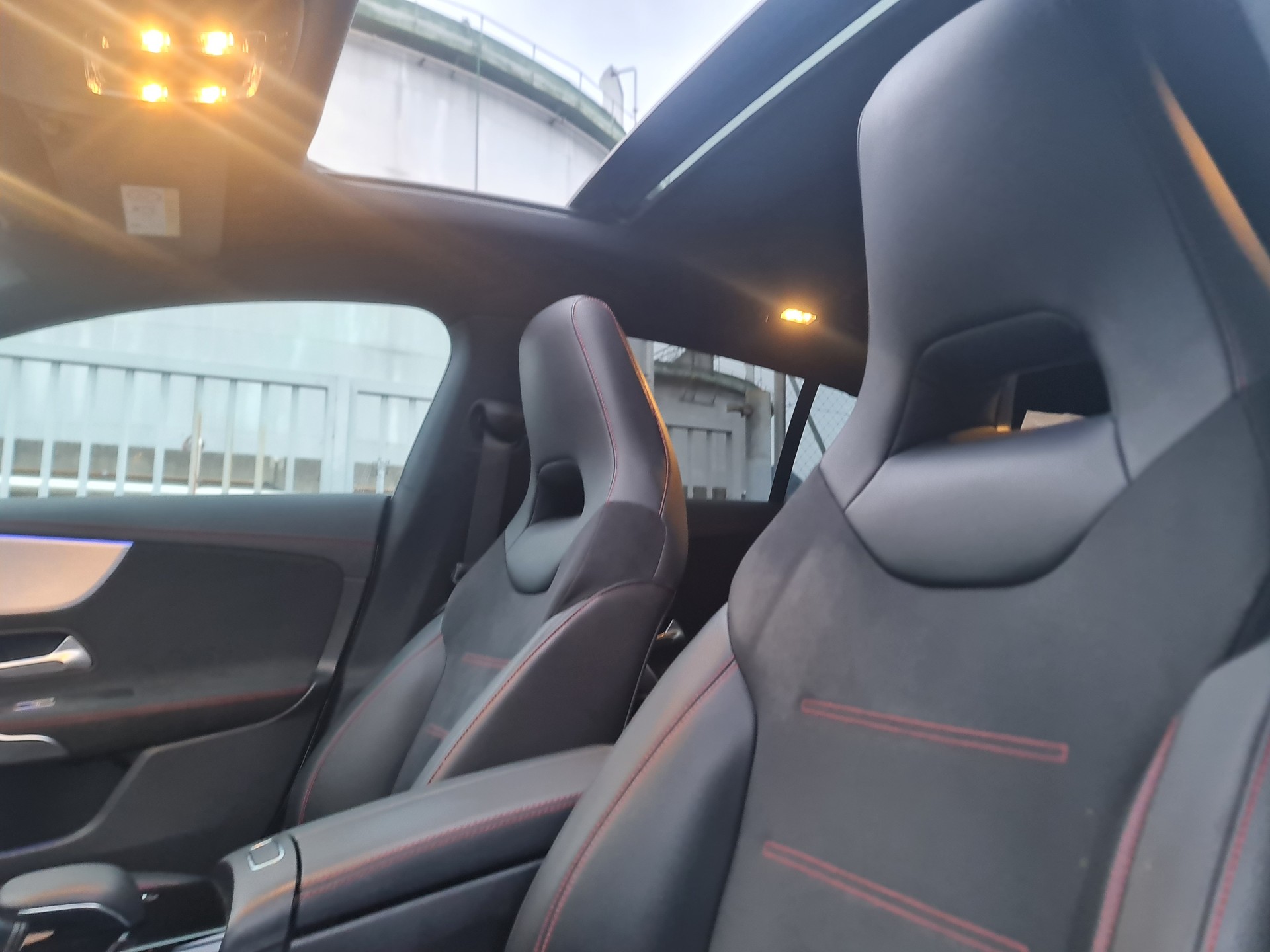 MERCEDES-BENZ CLA Shooting Brake 250 4Matic 7G-DCT AMG Line-image-12
