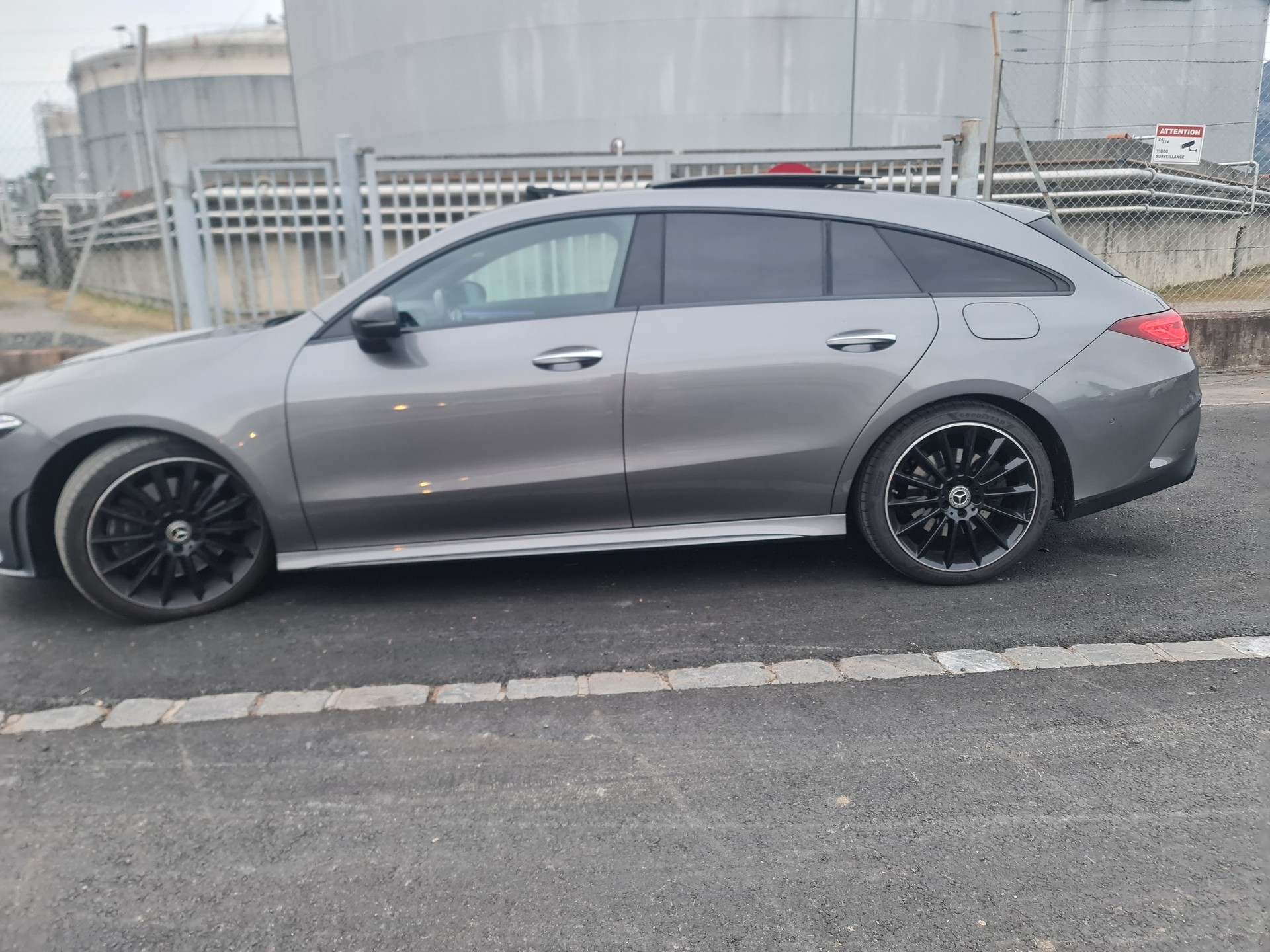 MERCEDES-BENZ CLA Shooting Brake 250 4Matic 7G-DCT AMG Line-image-4