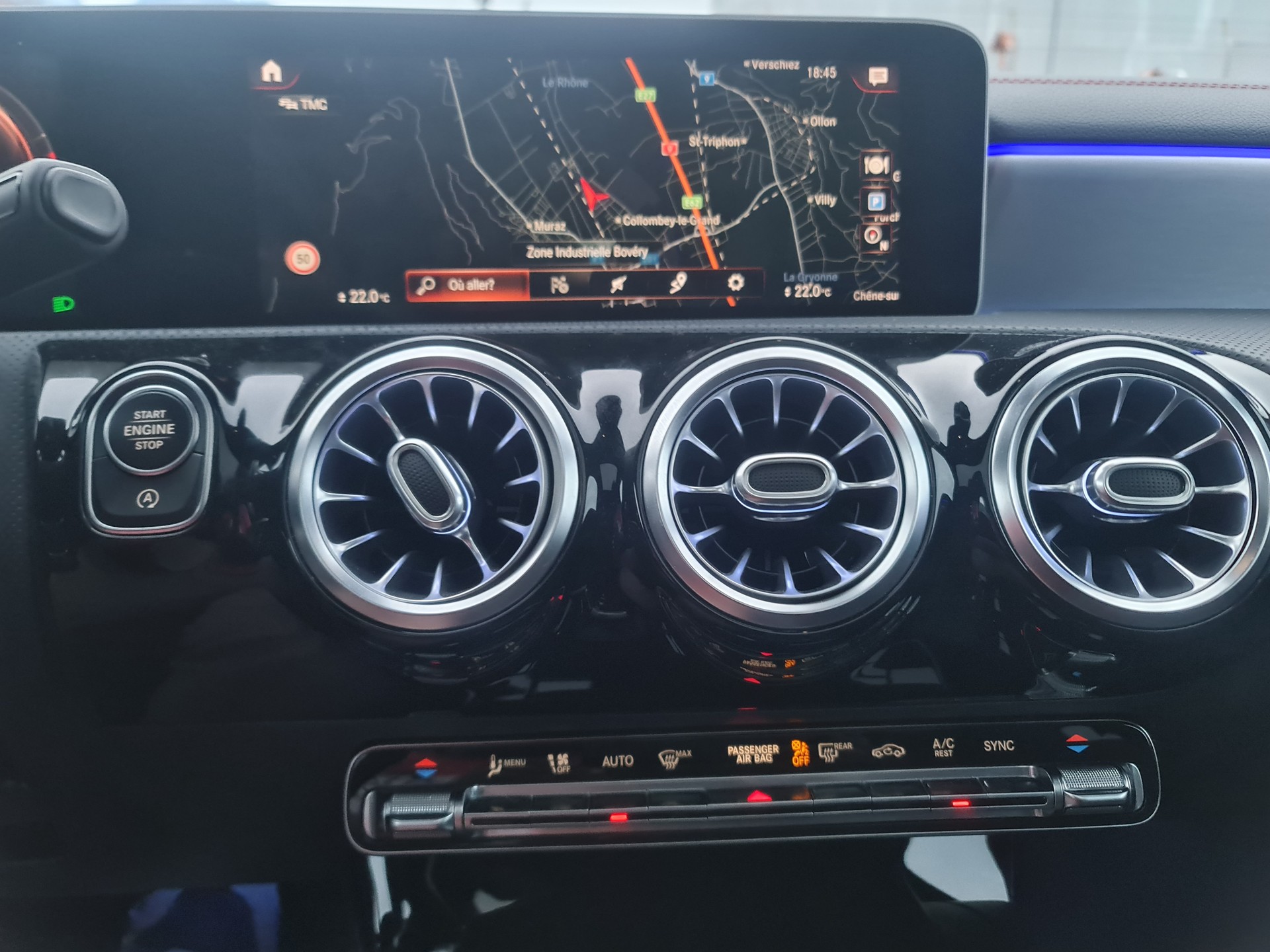 MERCEDES-BENZ CLA Shooting Brake 250 4Matic 7G-DCT AMG Line-image-15
