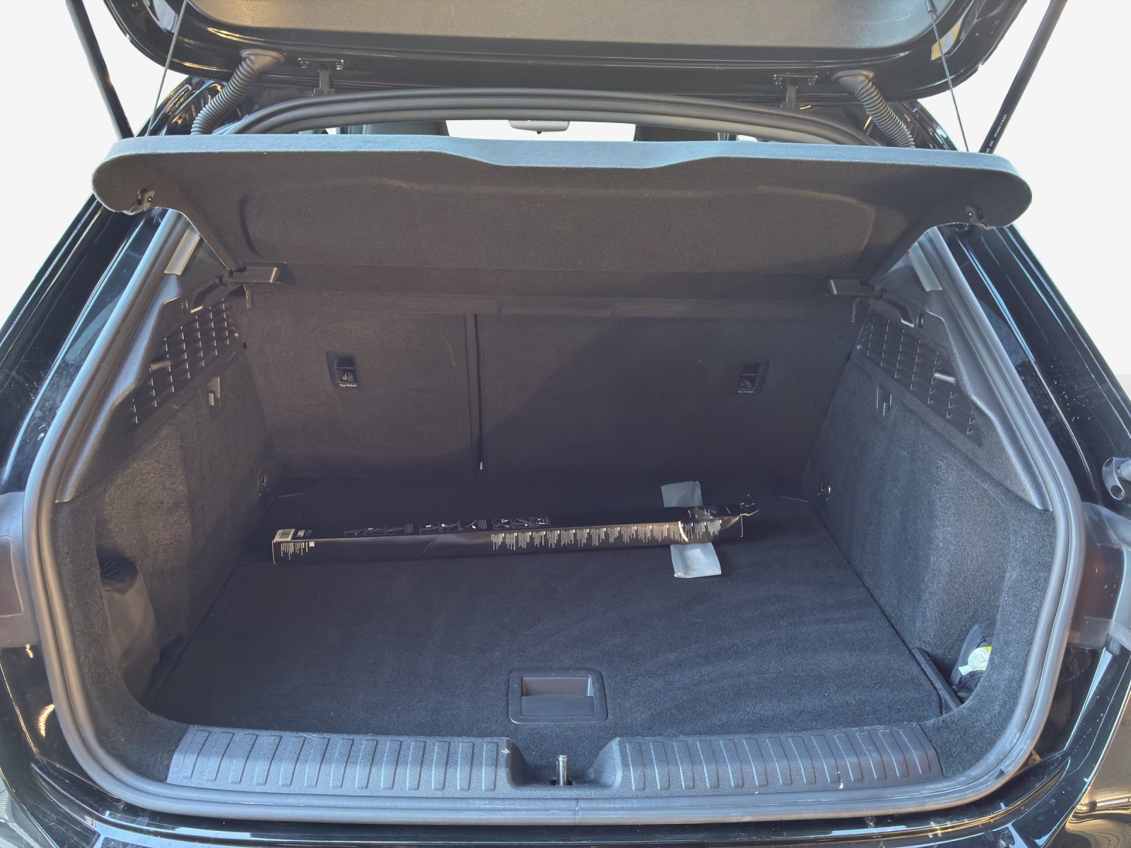 AUDI A3 Sportback 35 TFSI Attraction S-tronic-image-12