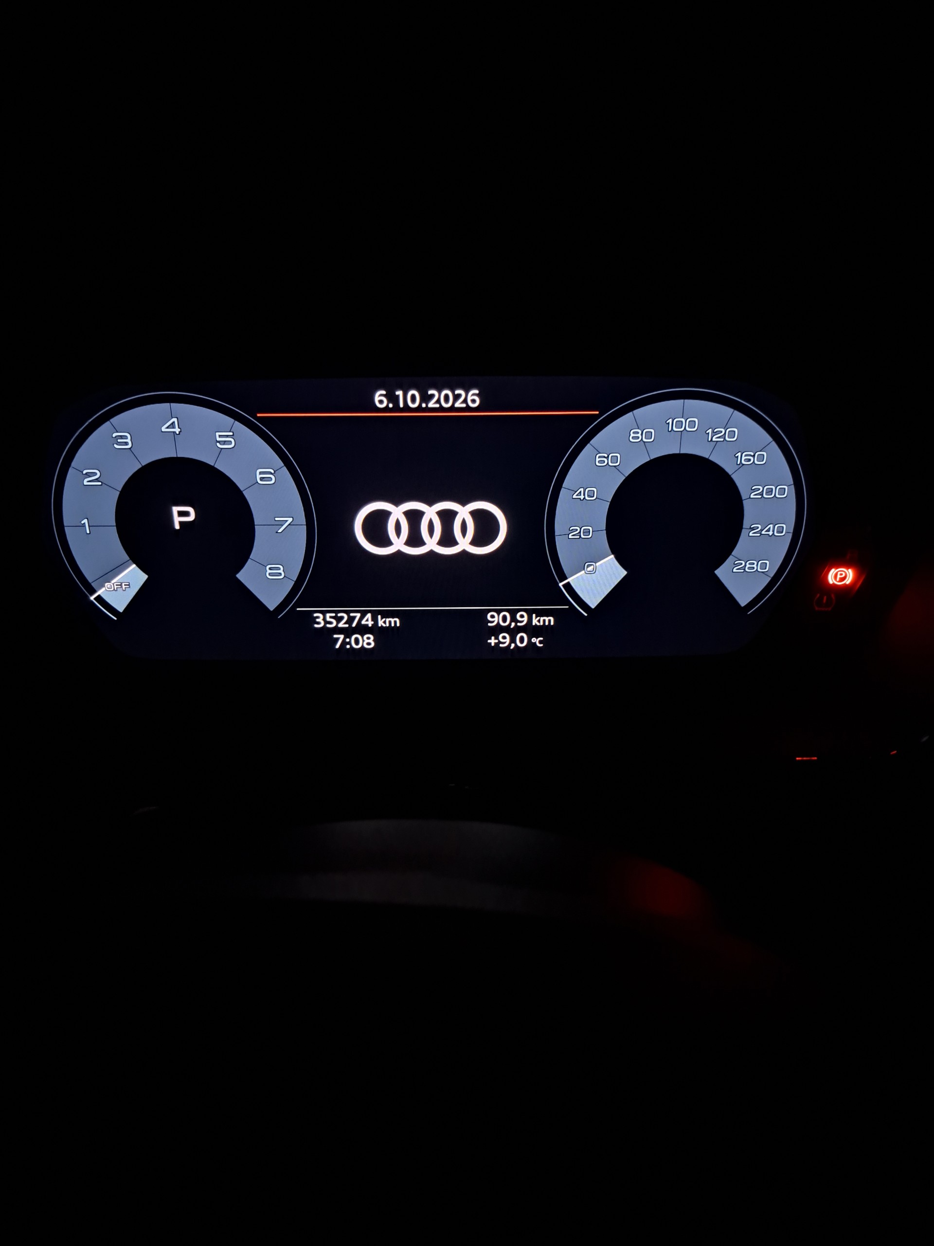 AUDI 1.5 35 TFSI Attraction S-Tronic-image-5