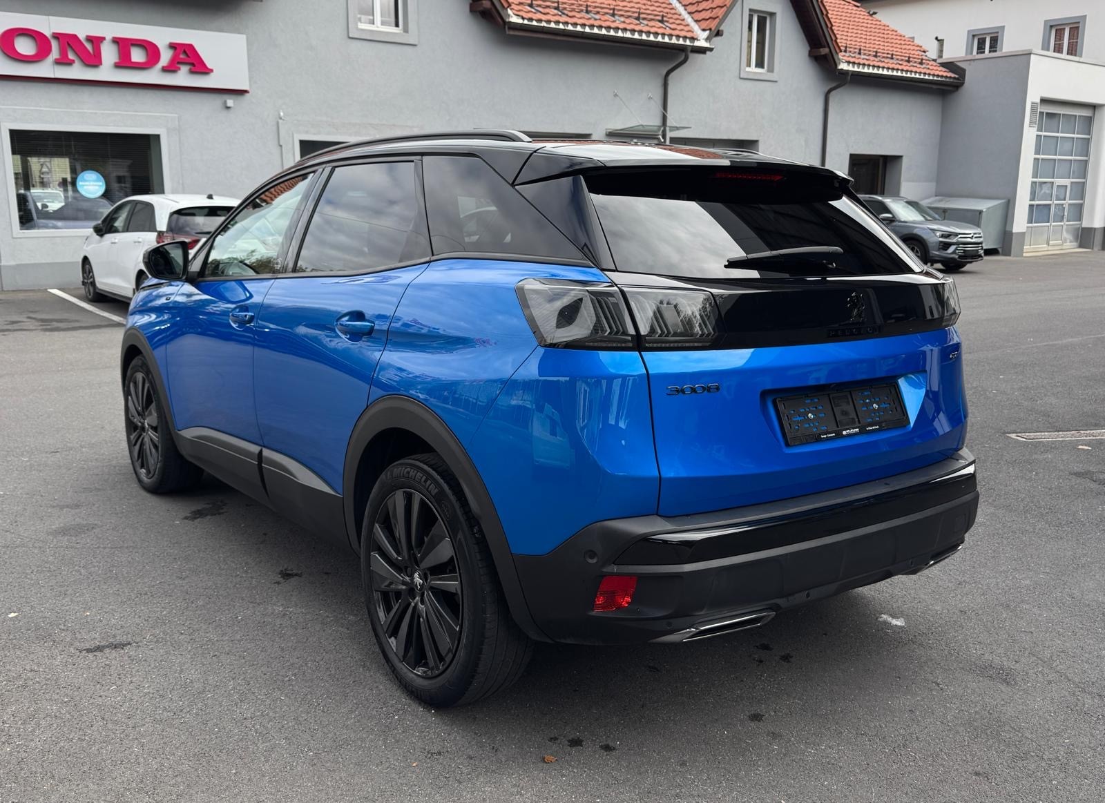 PEUGEOT 3008 1.6 PureTech GT Pack EAT8-image-7