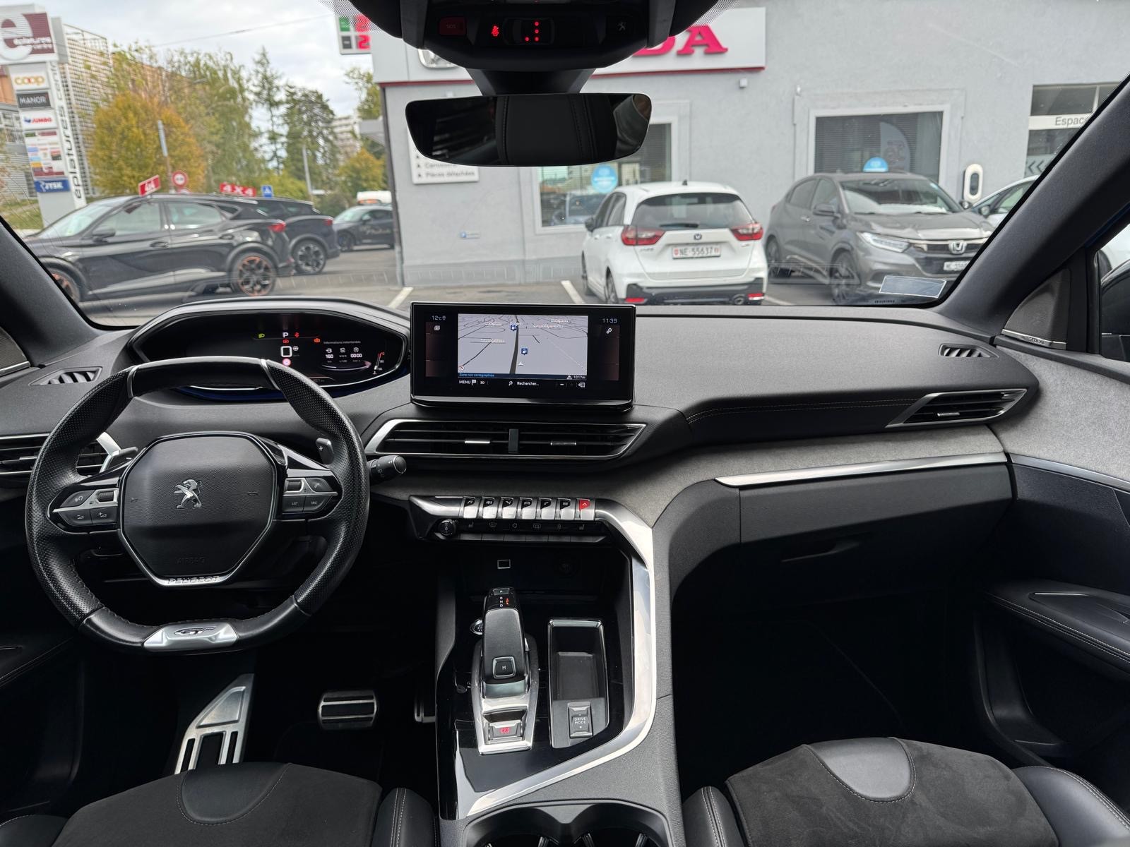 PEUGEOT 3008 1.6 PureTech GT Pack EAT8-image-2