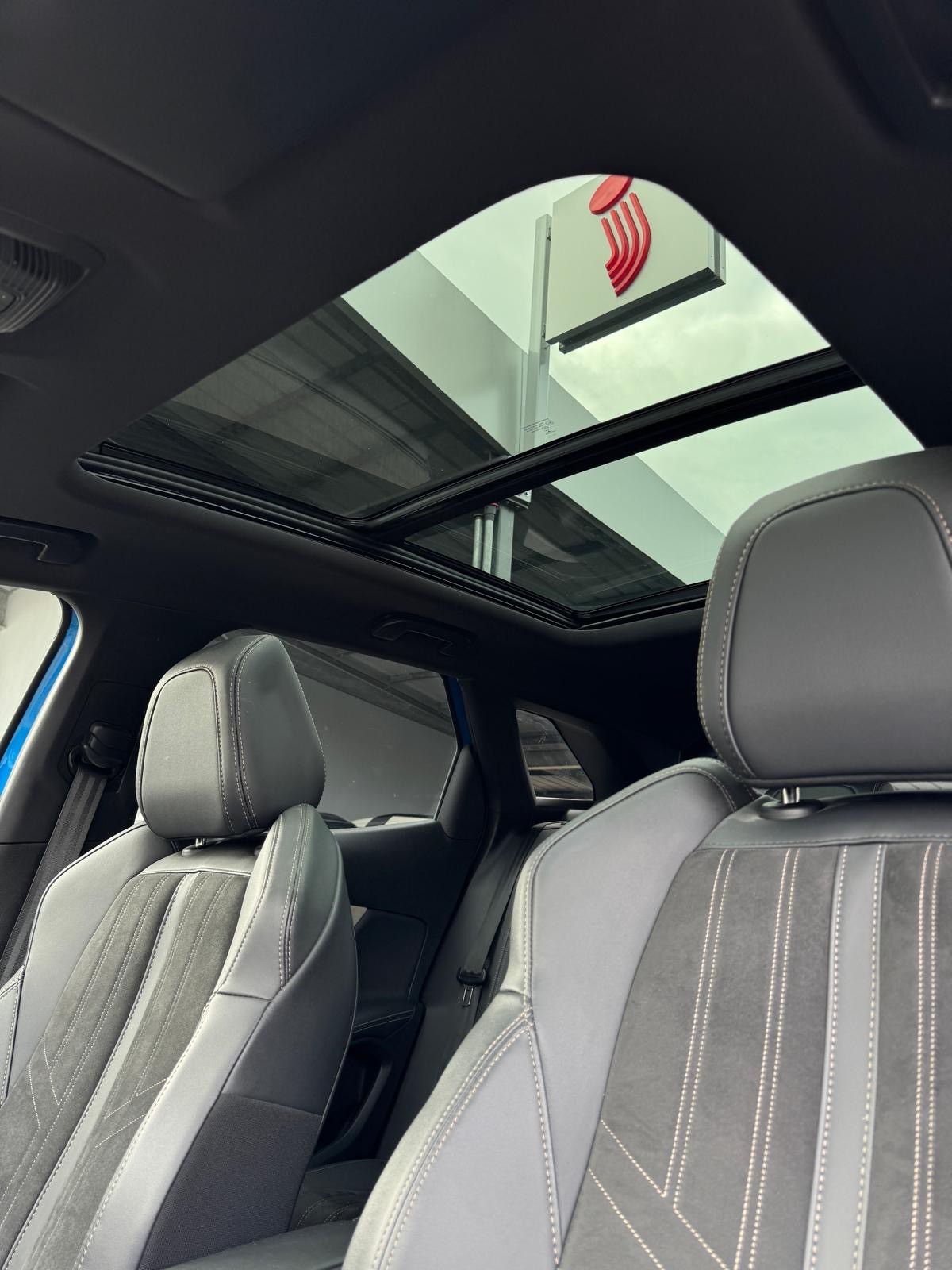 PEUGEOT 3008 1.6 PureTech GT Pack EAT8-image-12