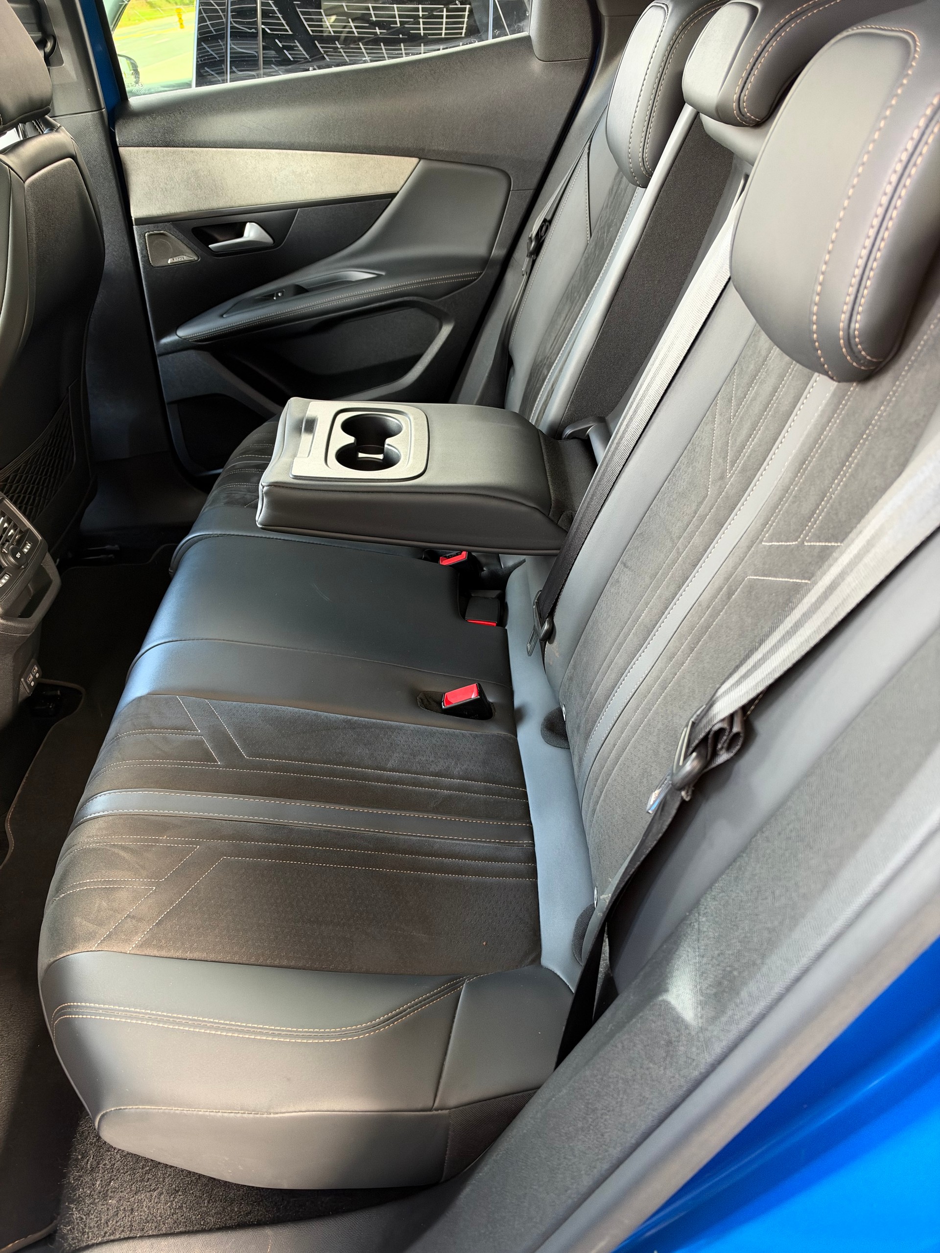 PEUGEOT 3008 1.6 PureTech GT Pack EAT8-image-11
