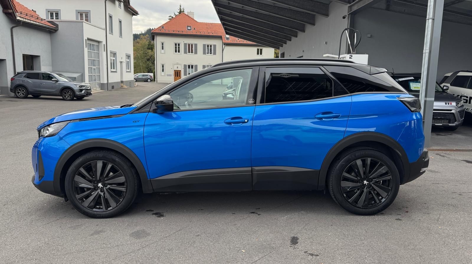 PEUGEOT 3008 1.6 PureTech GT Pack EAT8-image-5