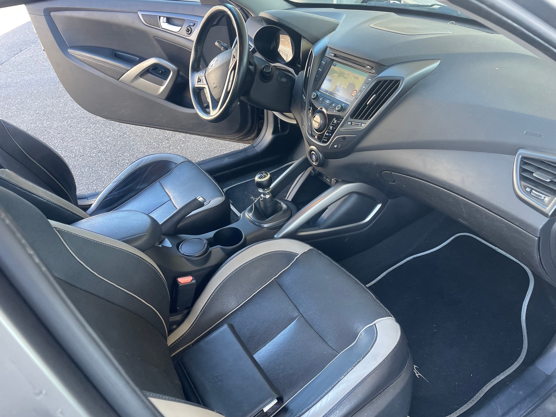 HYUNDAI Veloster 1.6 Turbo GDI-image-11