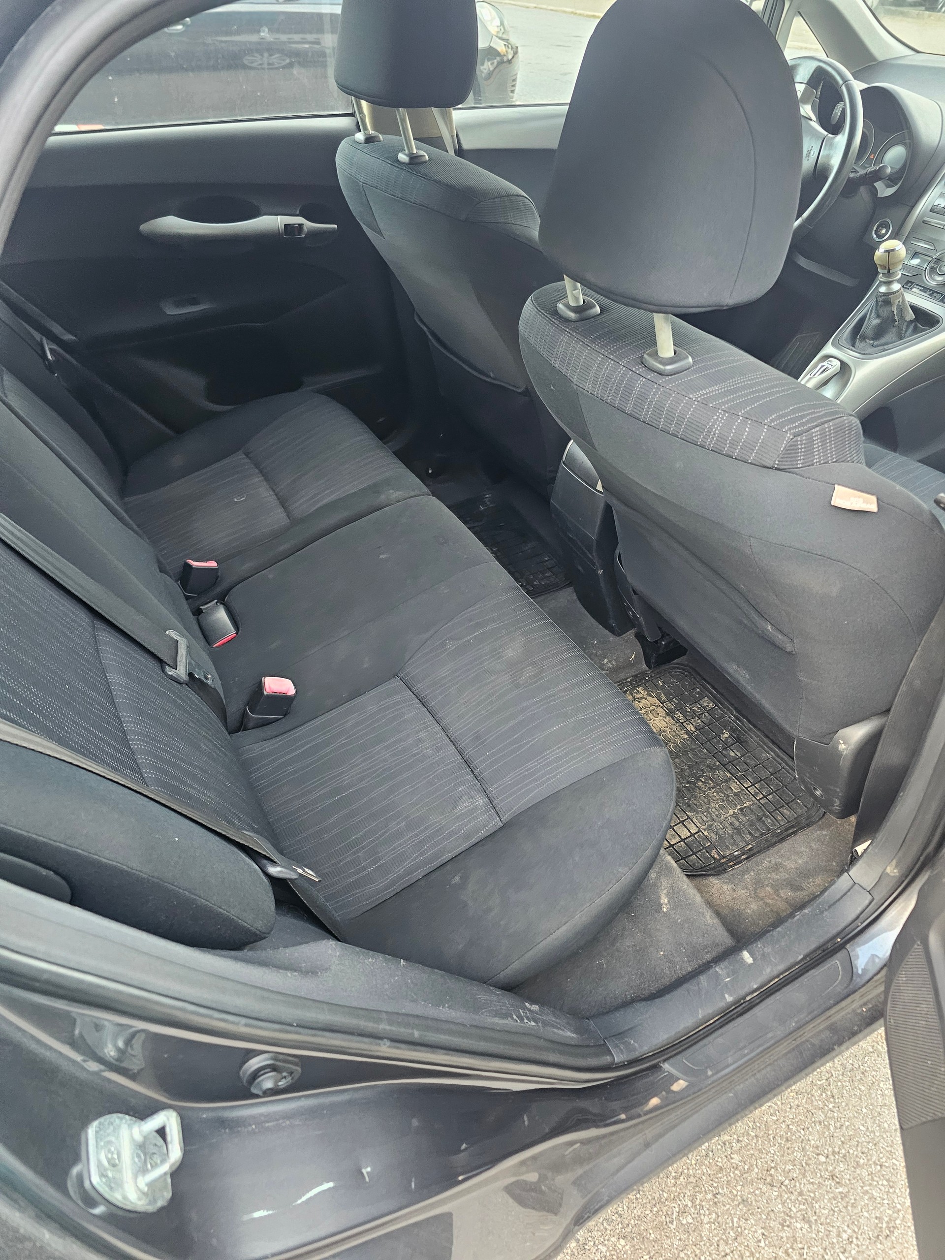TOYOTA Auris 2.0 D-4D Linea Luna-image-6