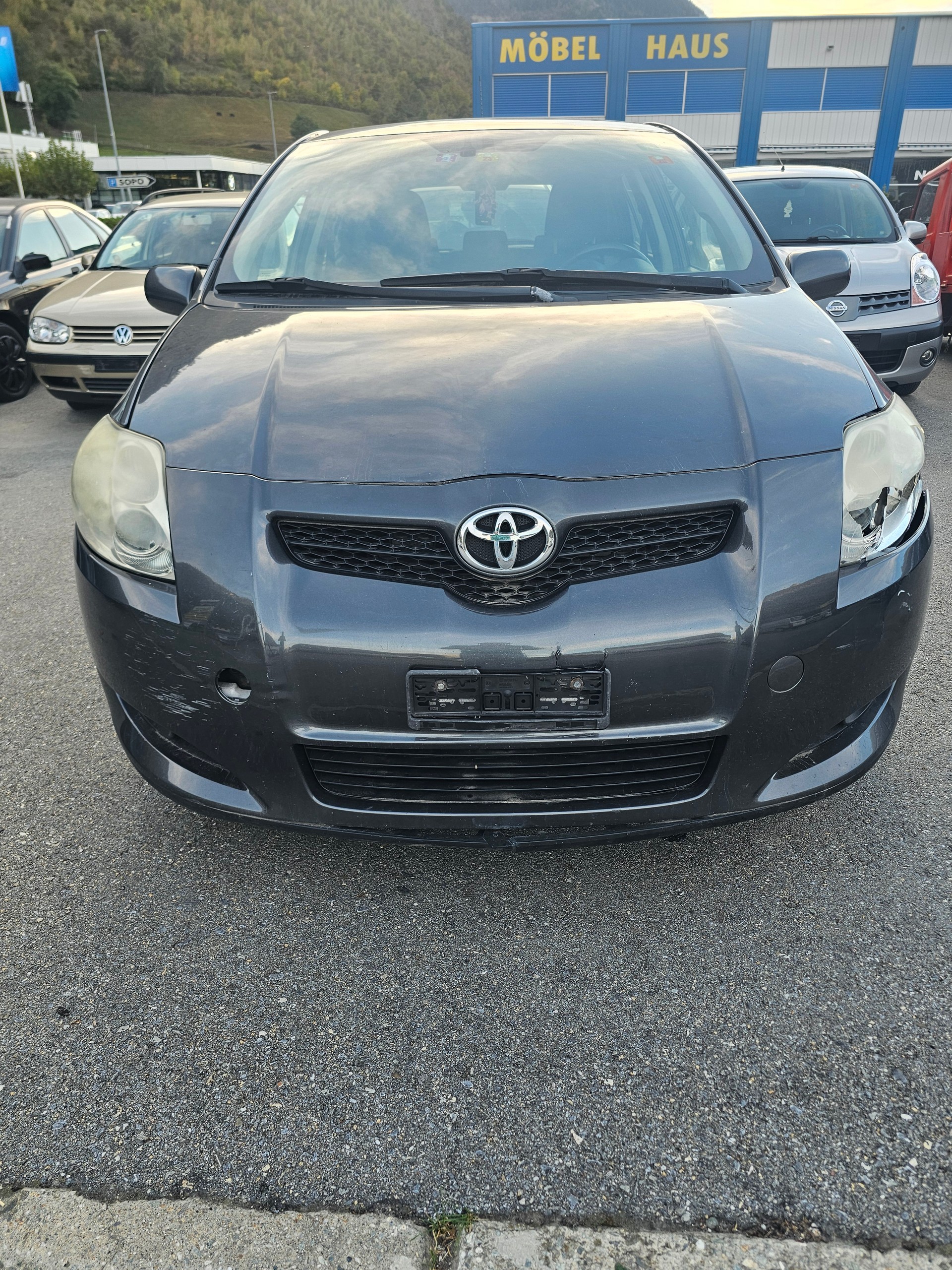 TOYOTA Auris 2.0 D-4D Linea Luna-image-1