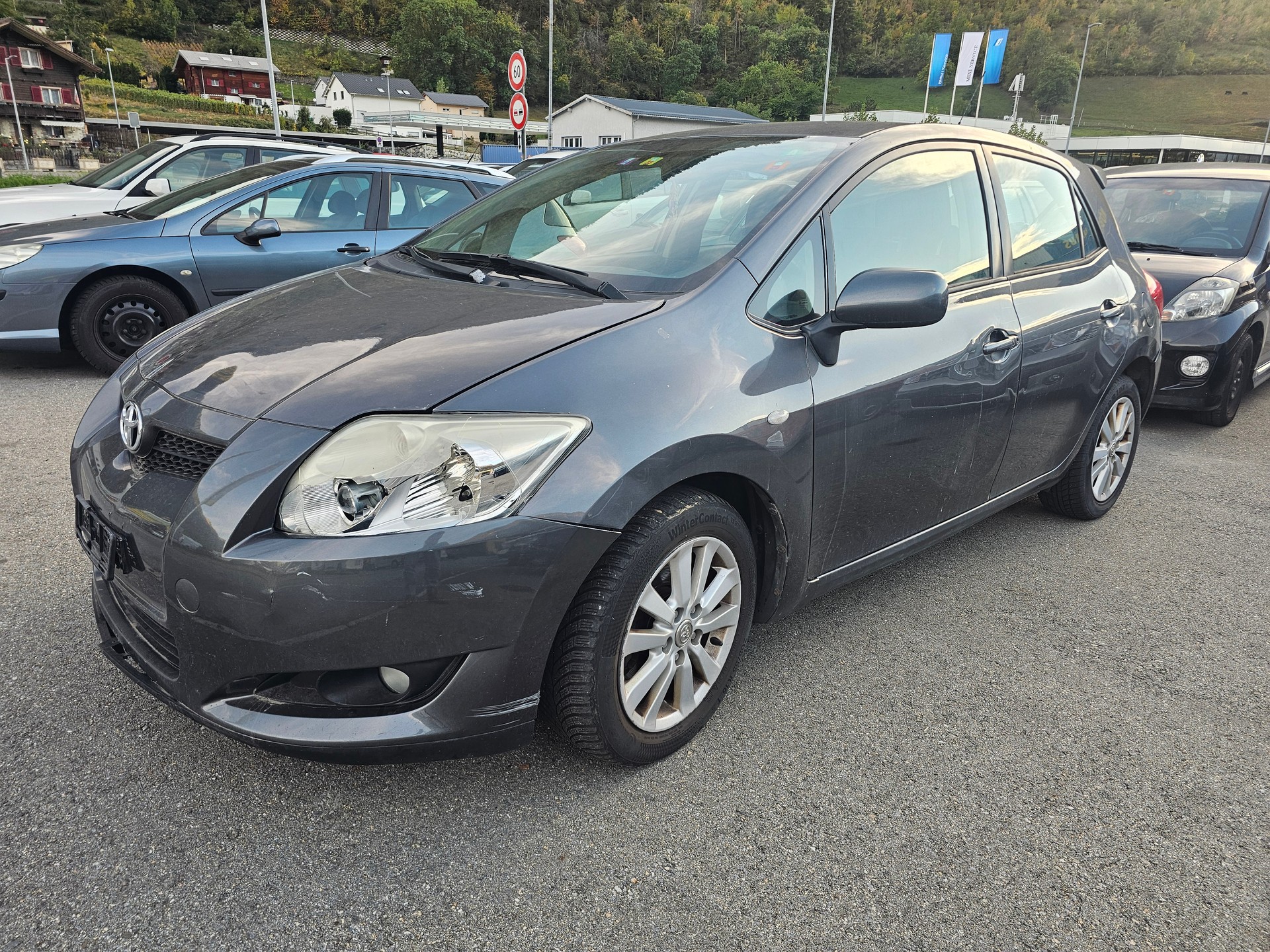 TOYOTA Auris 2.0 D-4D Linea Luna-image-2