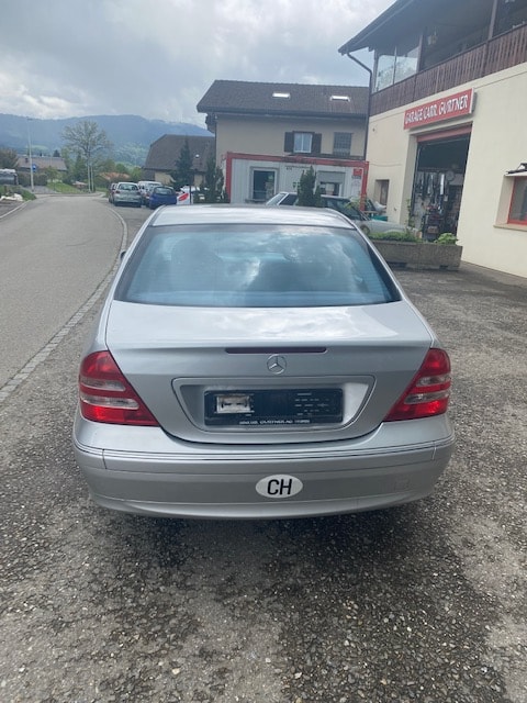 MERCEDES-BENZ C 240 Avantgarde-image-2