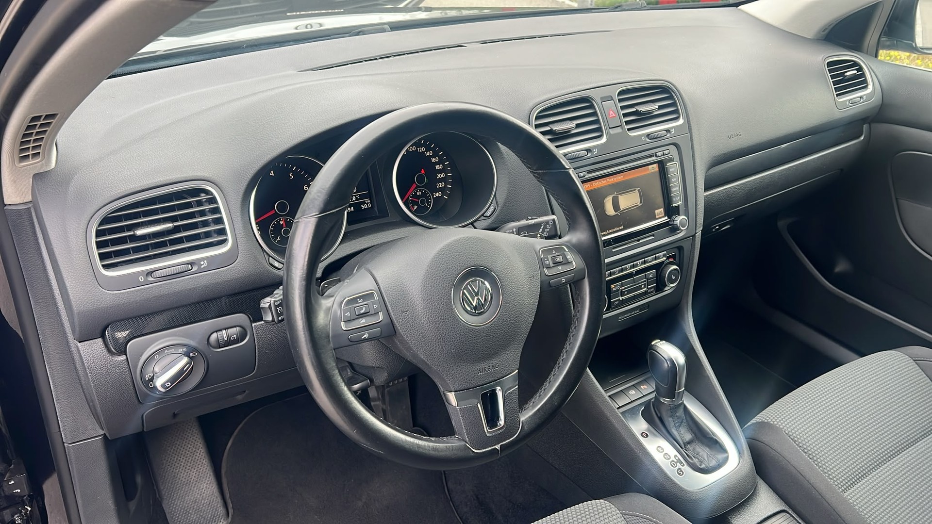 VW Golf Variant 1.4 TSI Team DSG-image-10