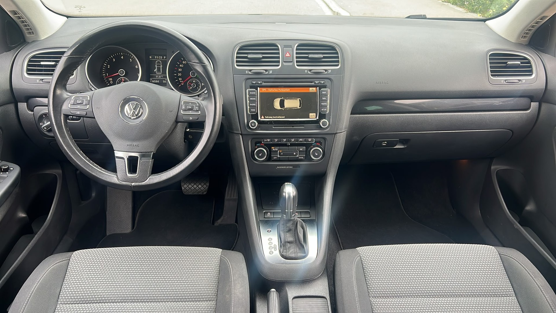 VW Golf Variant 1.4 TSI Team DSG-image-8